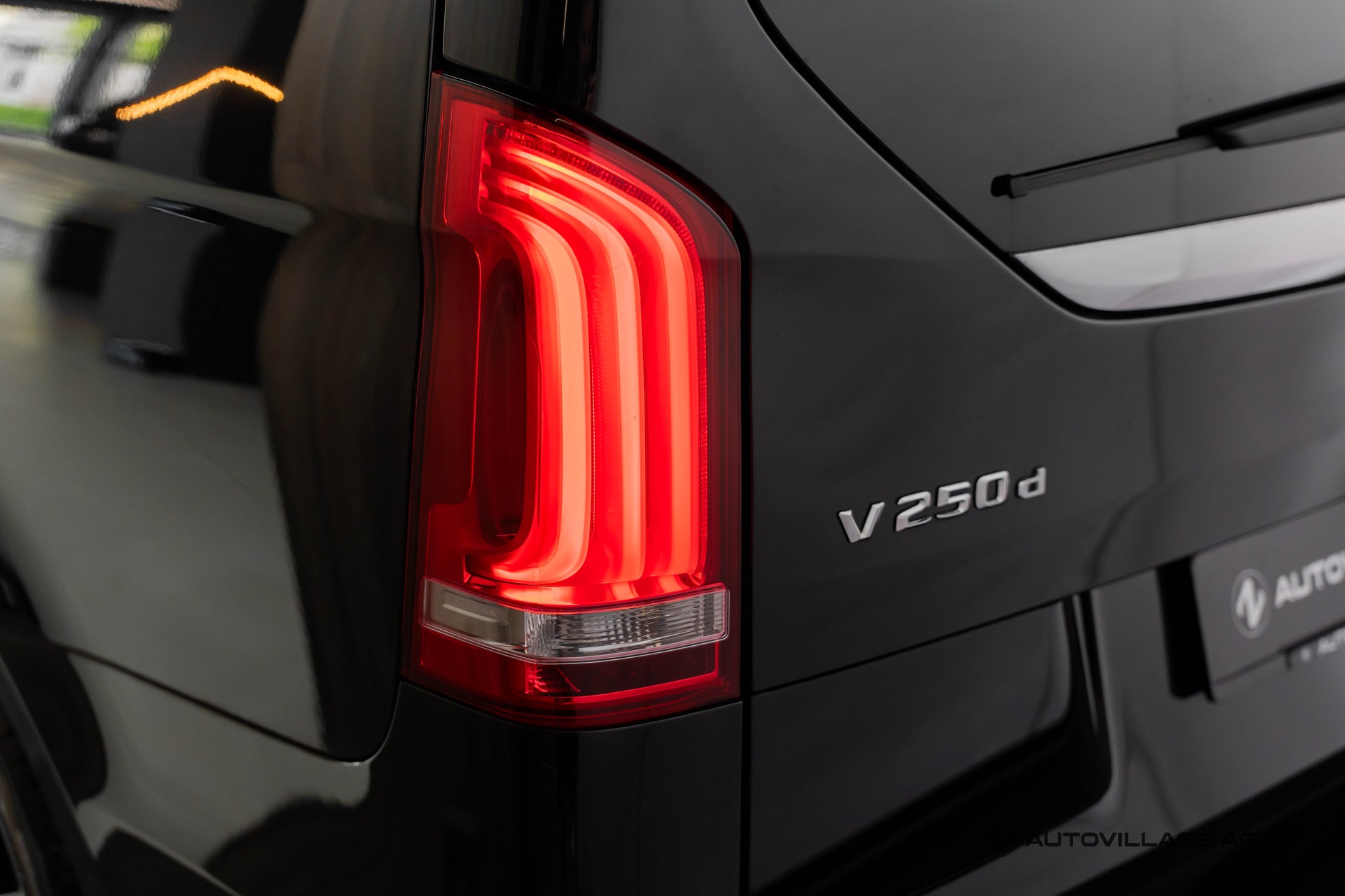MERCEDES-BENZ V 250 d VIP extralang 4Matic 7G-Tronic-image-27