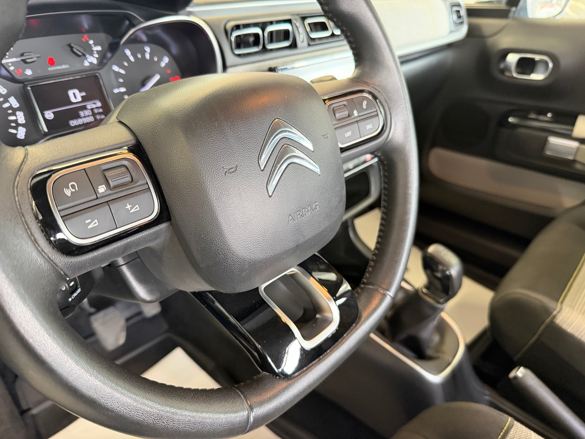 CITROEN C3 1.2i PureTech Feel-image-7