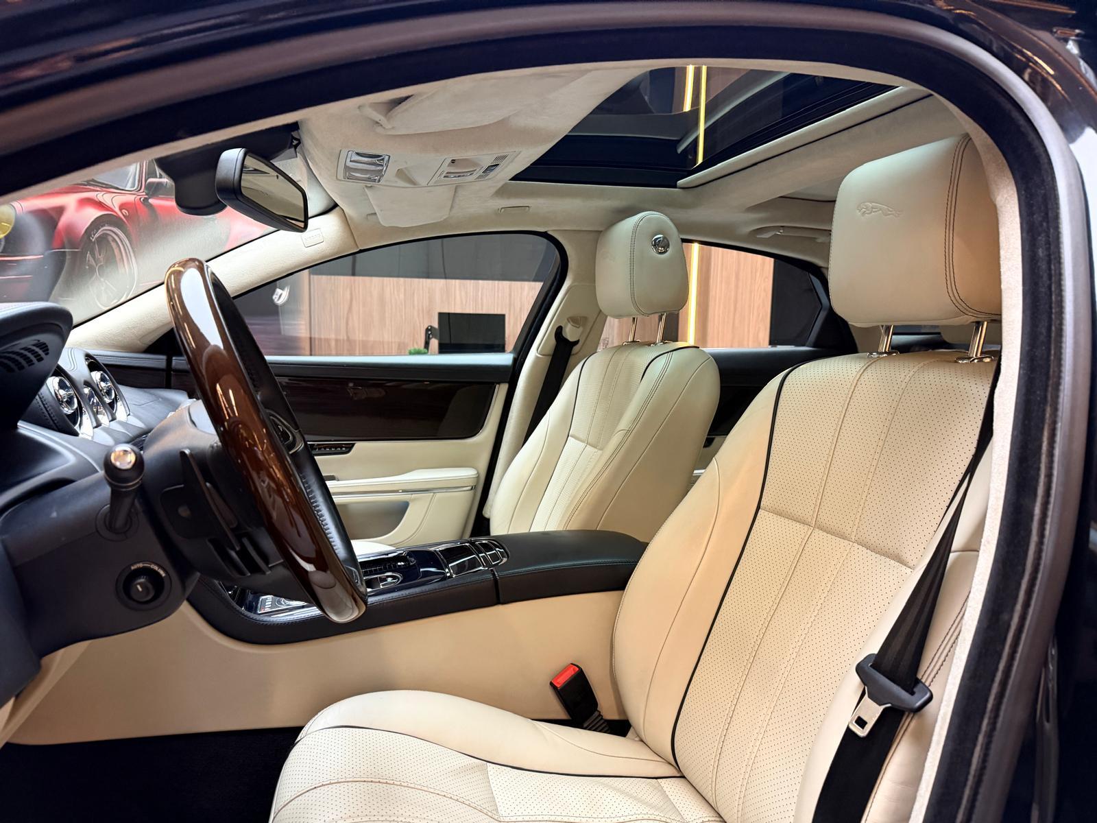 JAGUAR XJ 3.0 V6 S/C Premium Luxury AWD-image-12