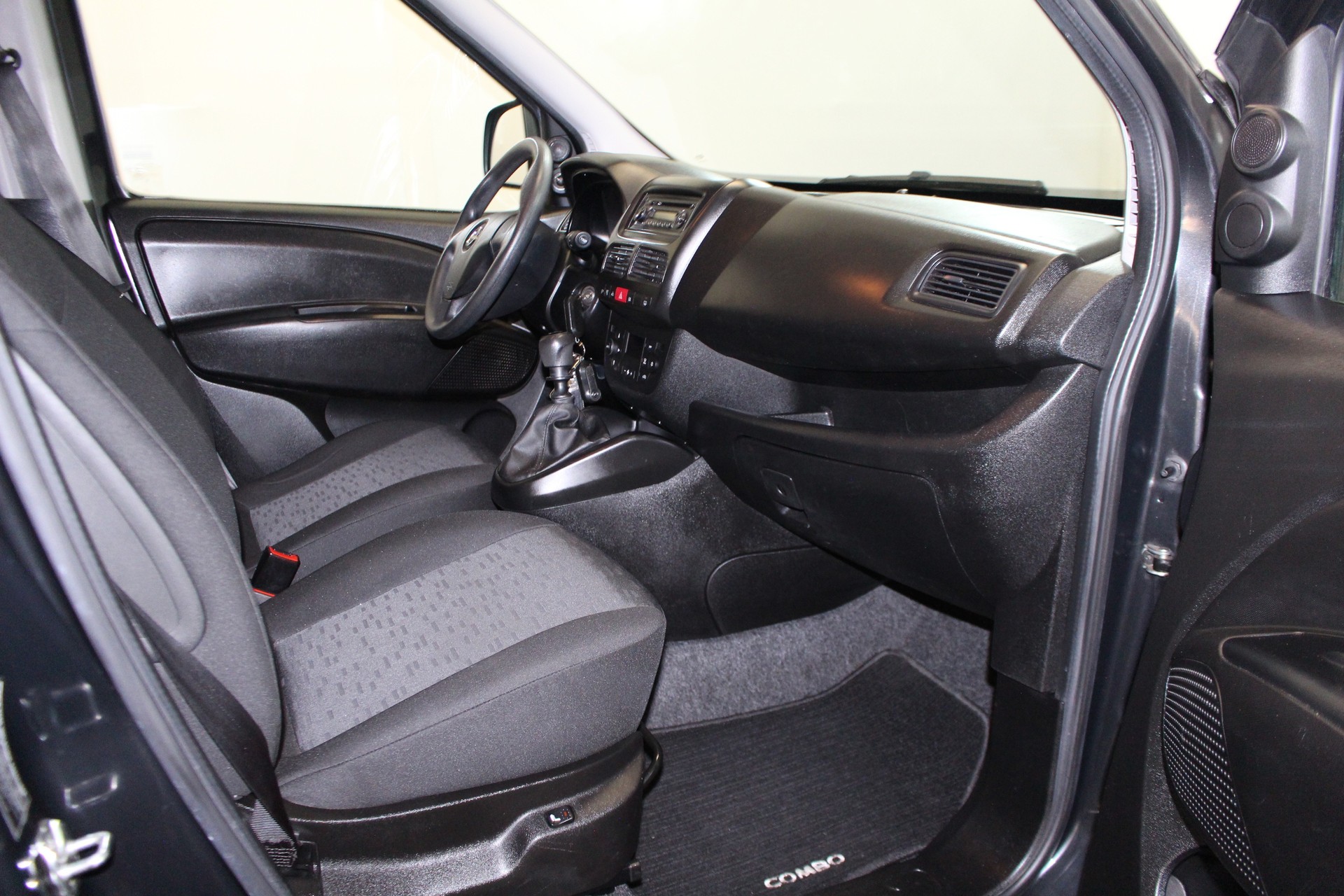 OPEL Combo Kombi 2.4 t L2 H1 1.4 Turbo-image-10