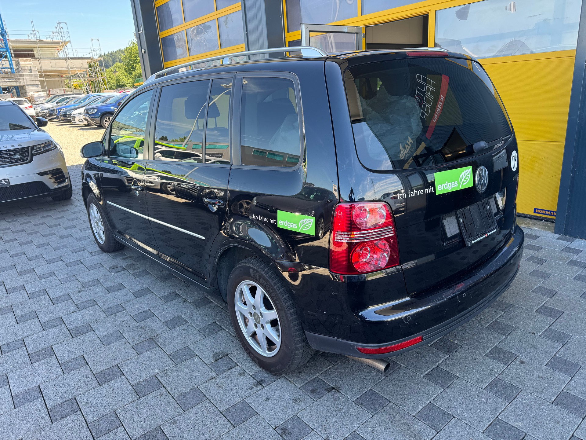 VW Touran 2.0 EcoFuel Highline-image-5