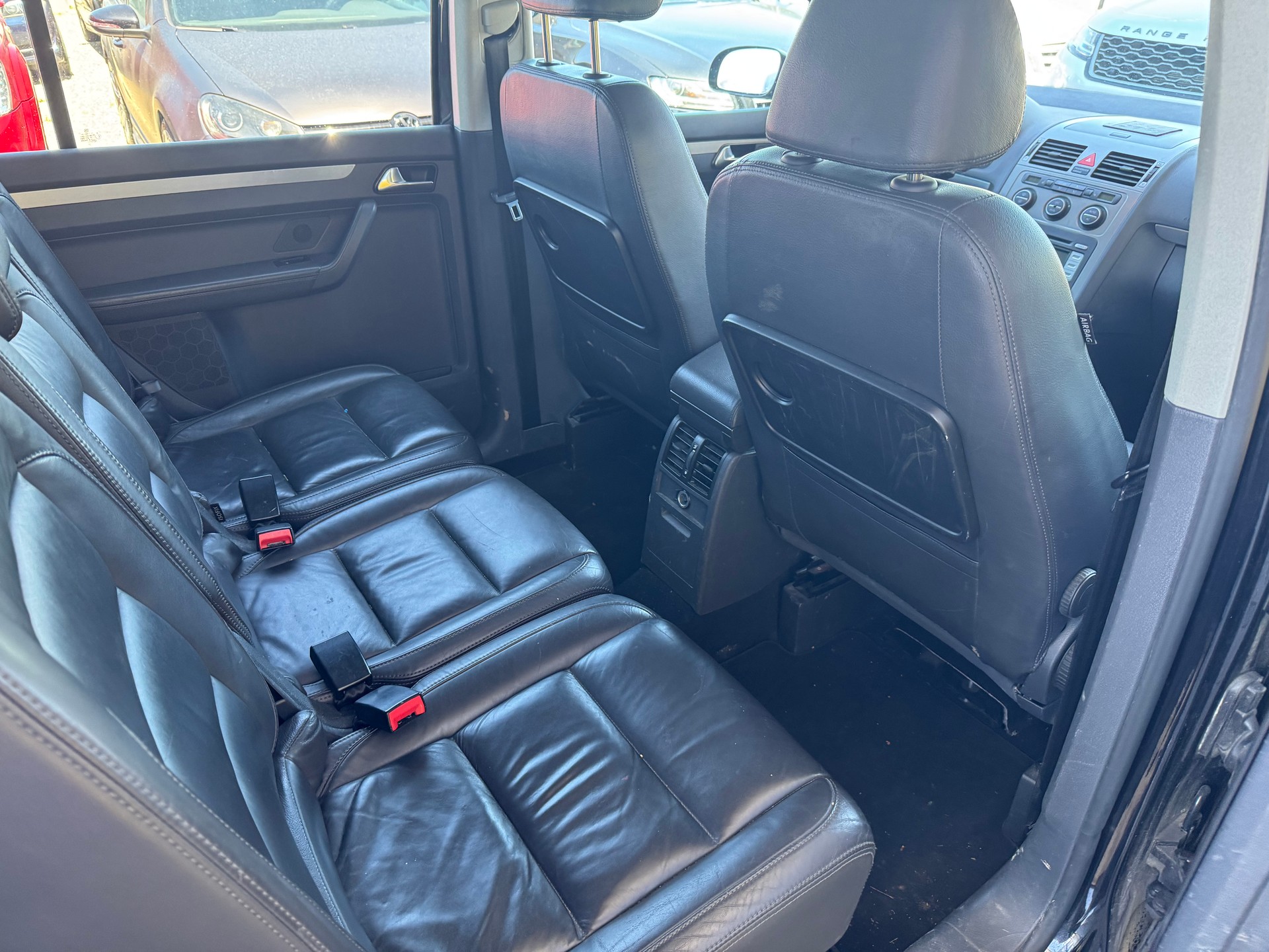 VW Touran 2.0 EcoFuel Highline-image-13