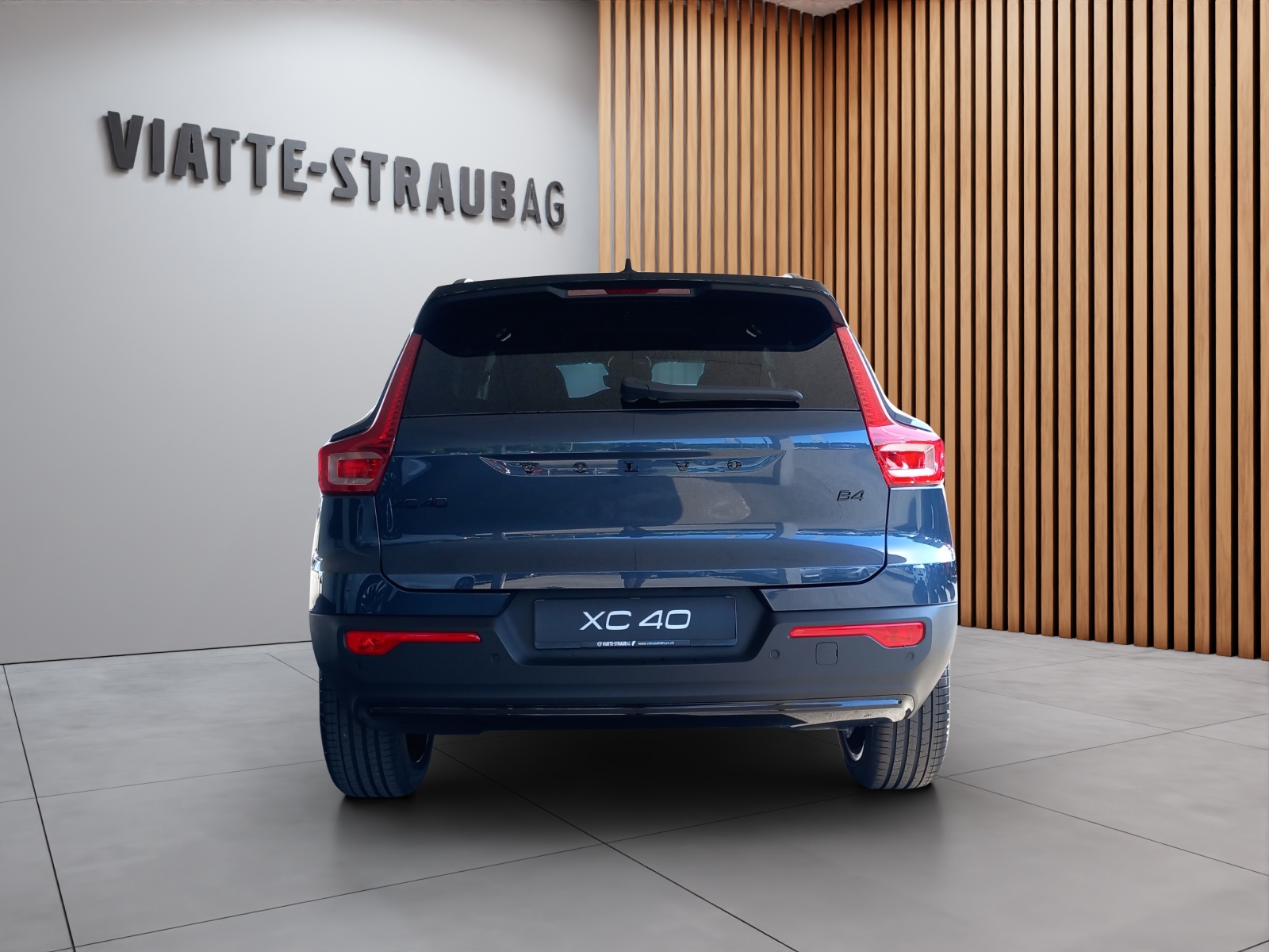 VOLVO XC40 2.0 B4 MH Black Edition-image-4