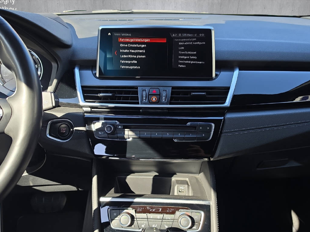 BMW 225xe Active Tourer-image-12