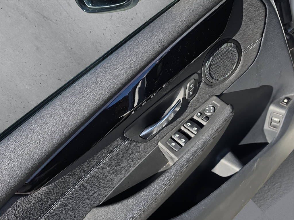 BMW 225xe Active Tourer-image-7