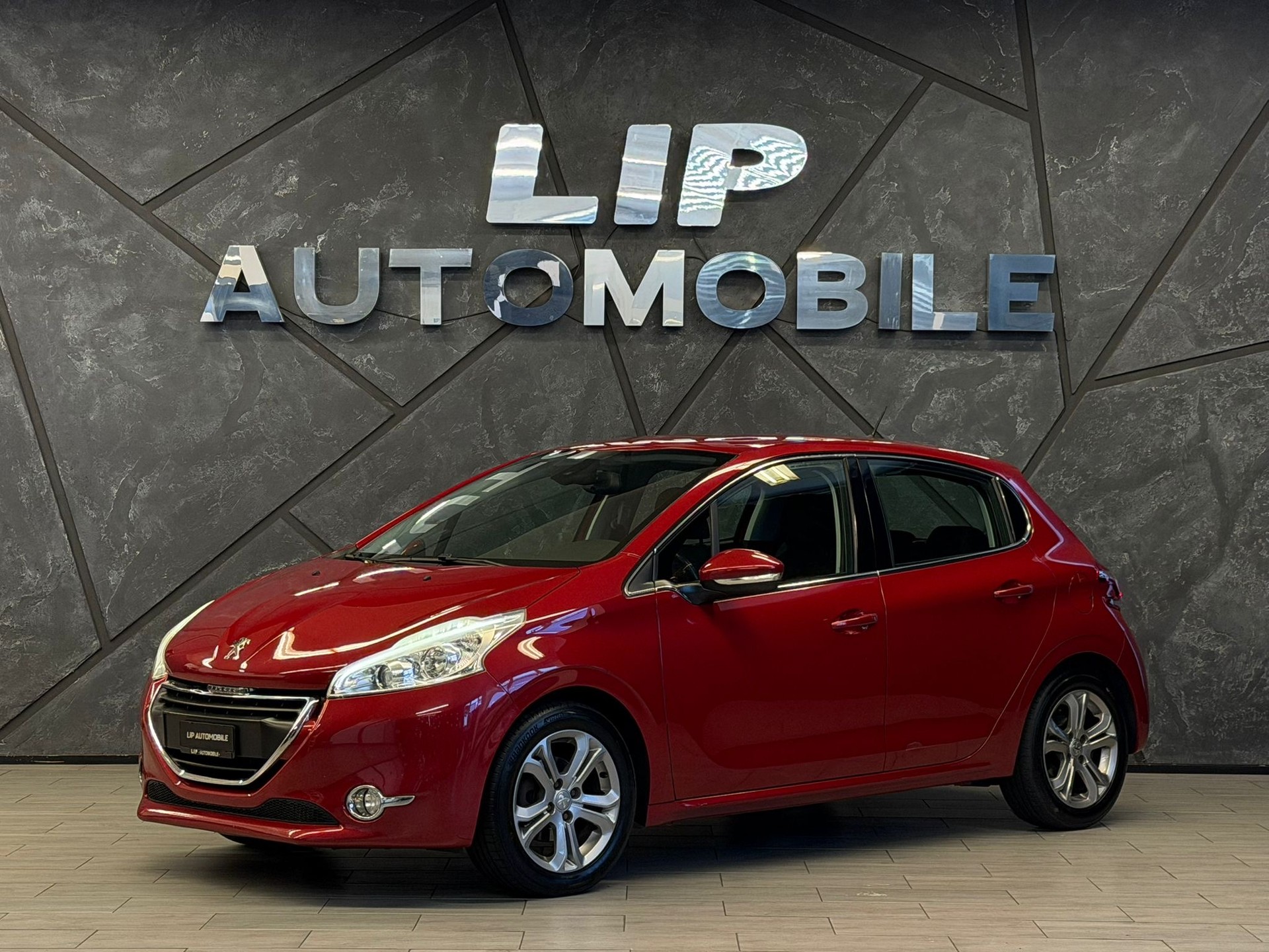 PEUGEOT 208 1.2 THP Allure