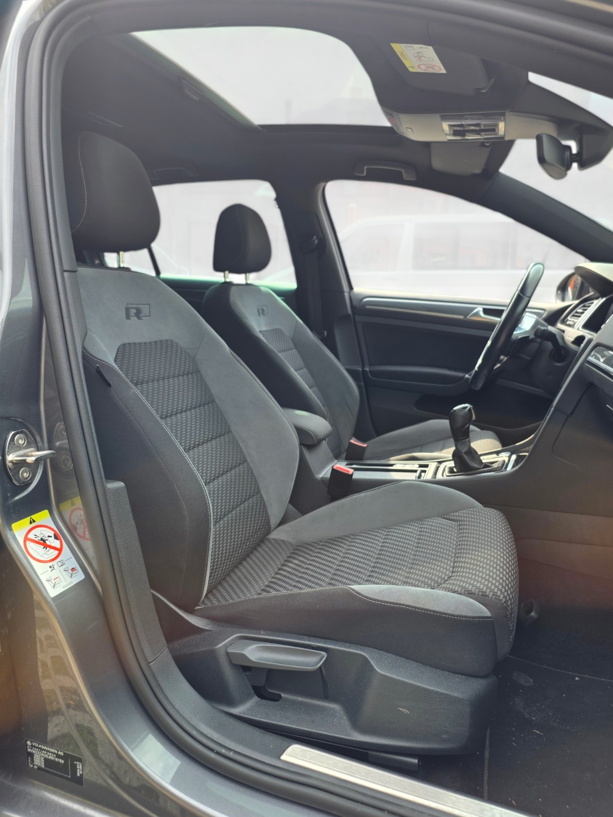 VW Golf 1.5 TSI EVO Highline DSG-image-12