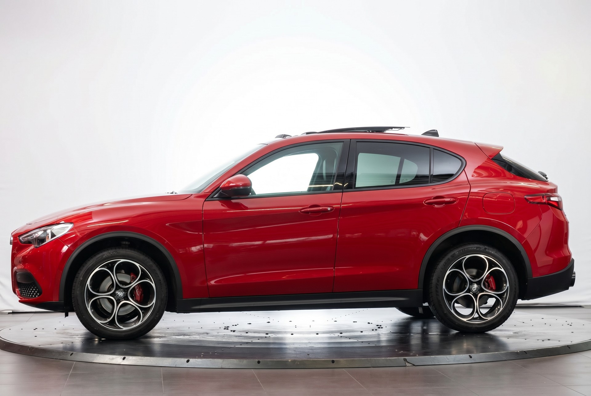 ALFA ROMEO Stelvio 2.0 Sprint Sky Q4-showroom-element-3