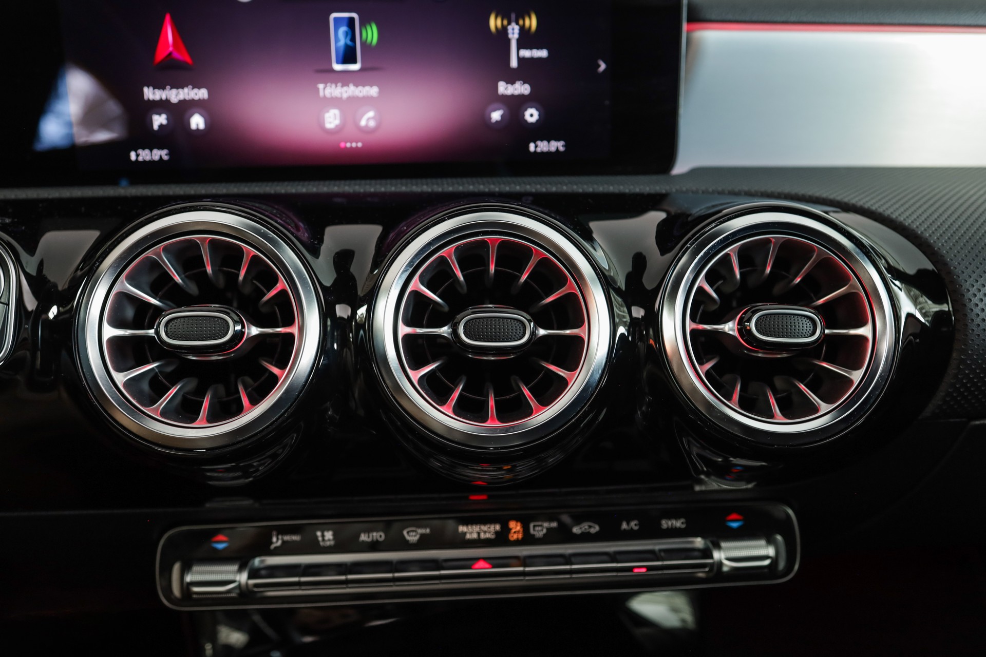 MERCEDES-BENZ A 180 7G-DCT-image-24