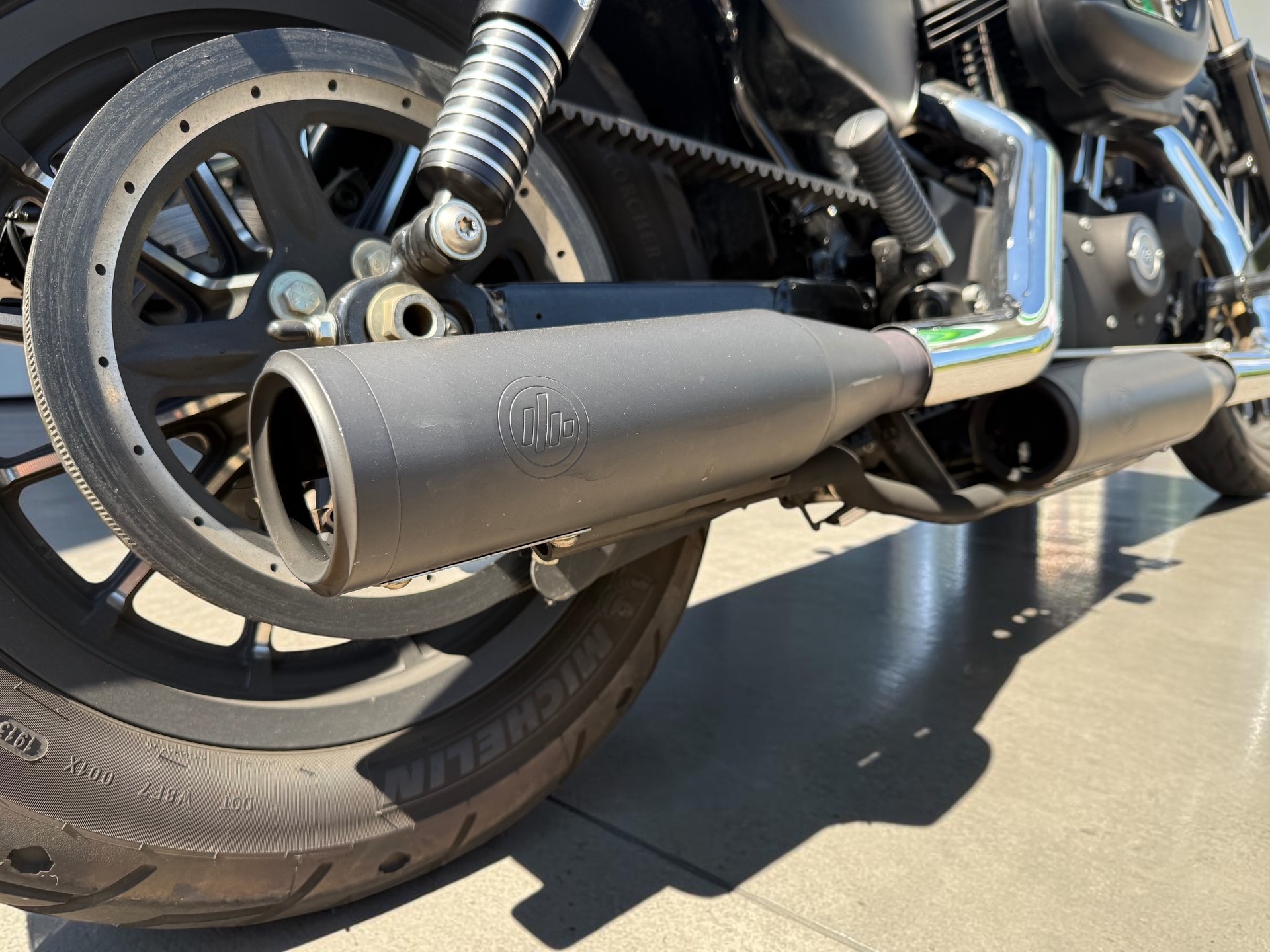 HARLEY-DAVIDSON XL 883 N Sportster Iron ABS-image-4