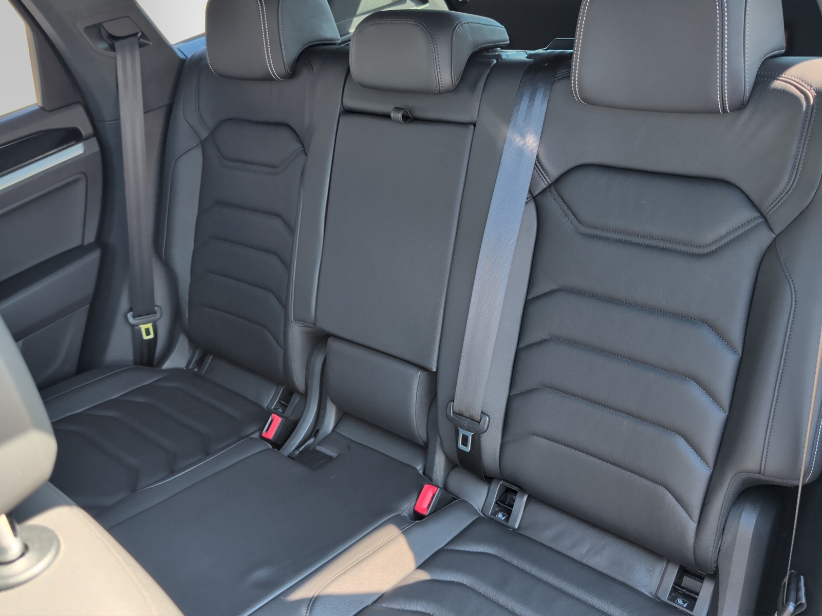VW Touareg 3.0 TSI eHybrid Elegance Tiptronic-image-10