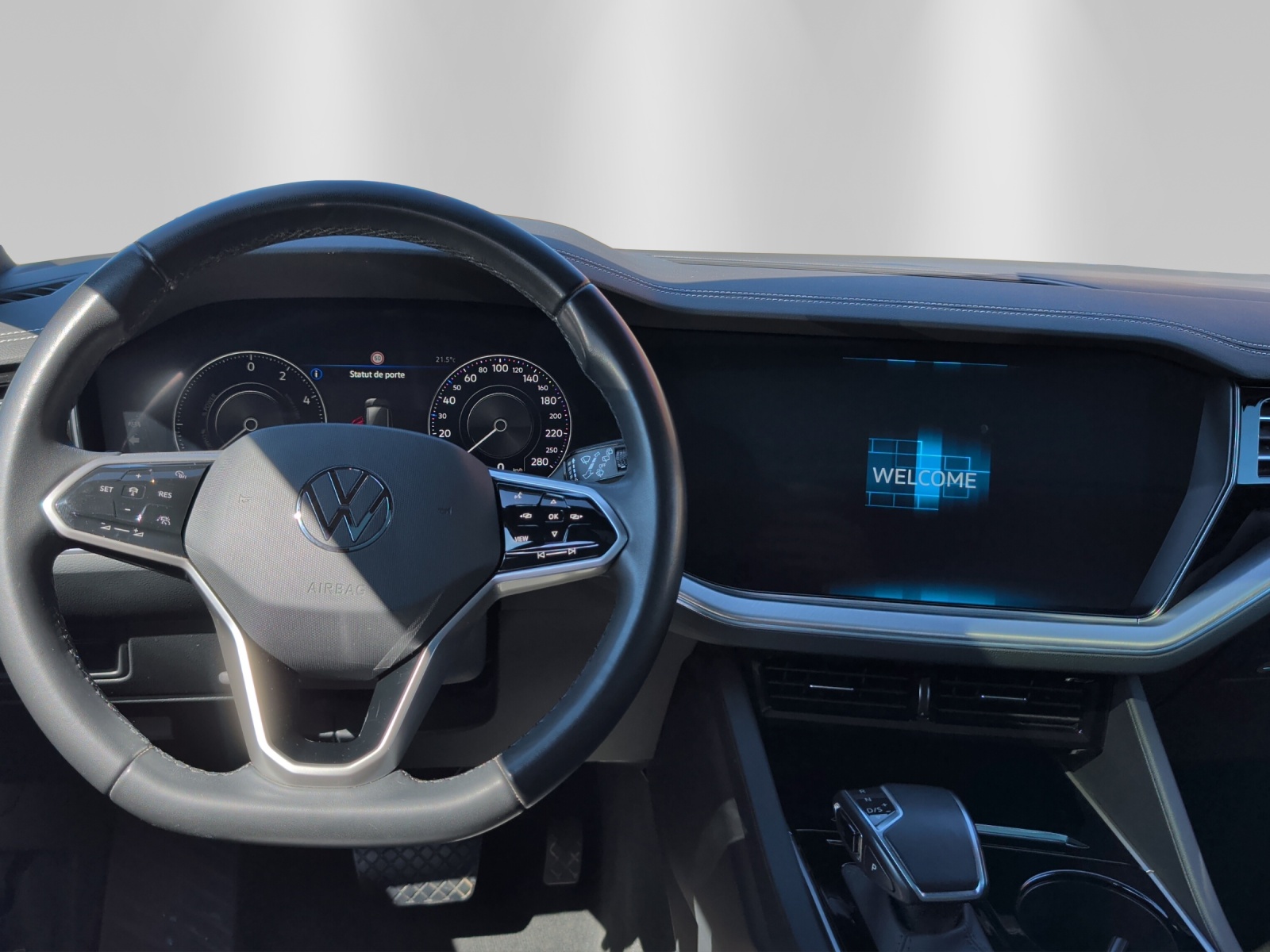 VW Touareg 3.0 TSI eHybrid Elegance Tiptronic-image-9