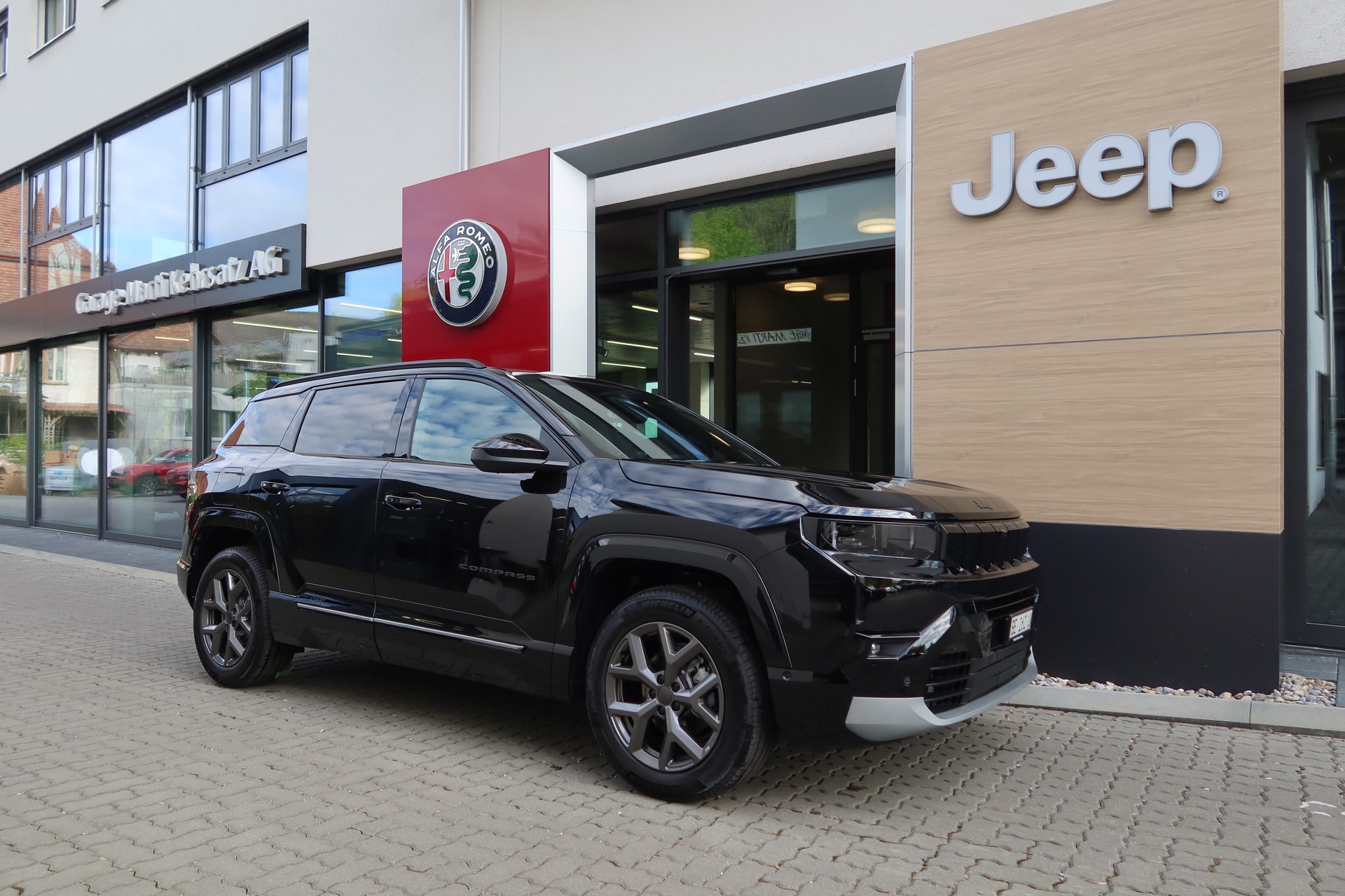 JEEP Compass 1.2 T e-Hybrid Fi-image-2