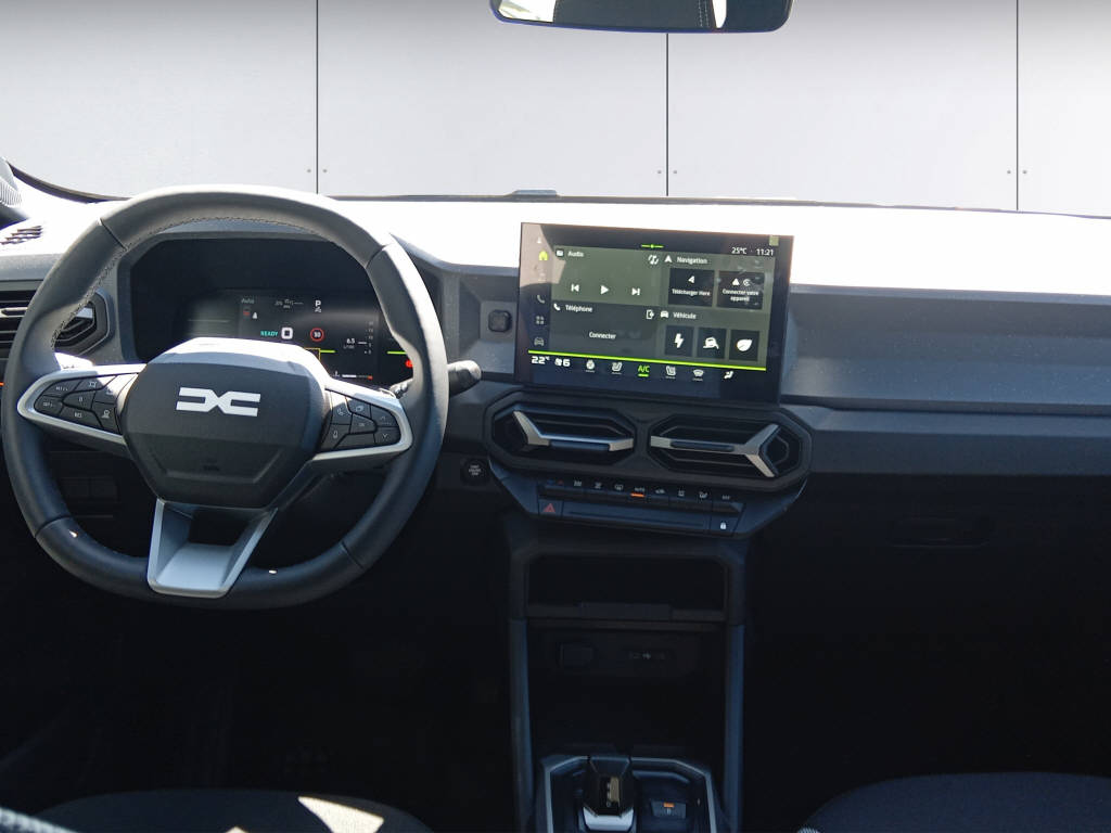 DACIA Duster 1.2 Hybrid Journey 4WD-image-12