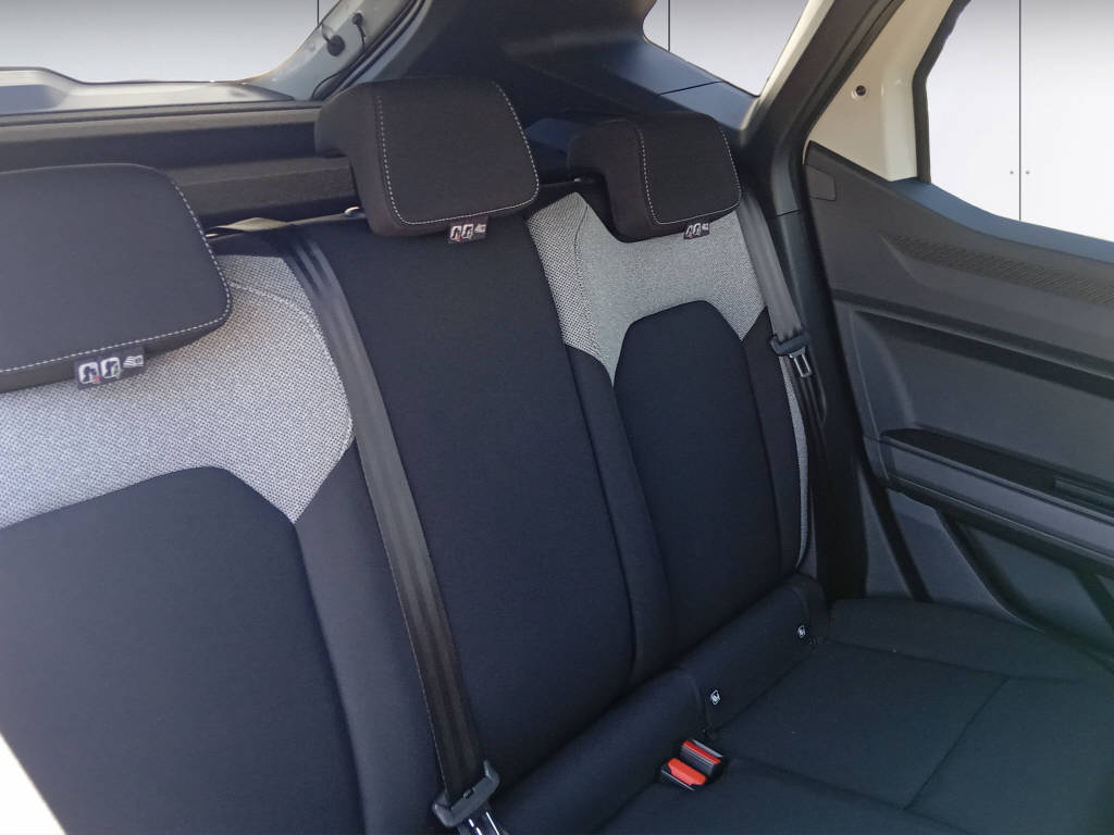DACIA Duster 1.2 Hybrid Journey 4WD-image-14