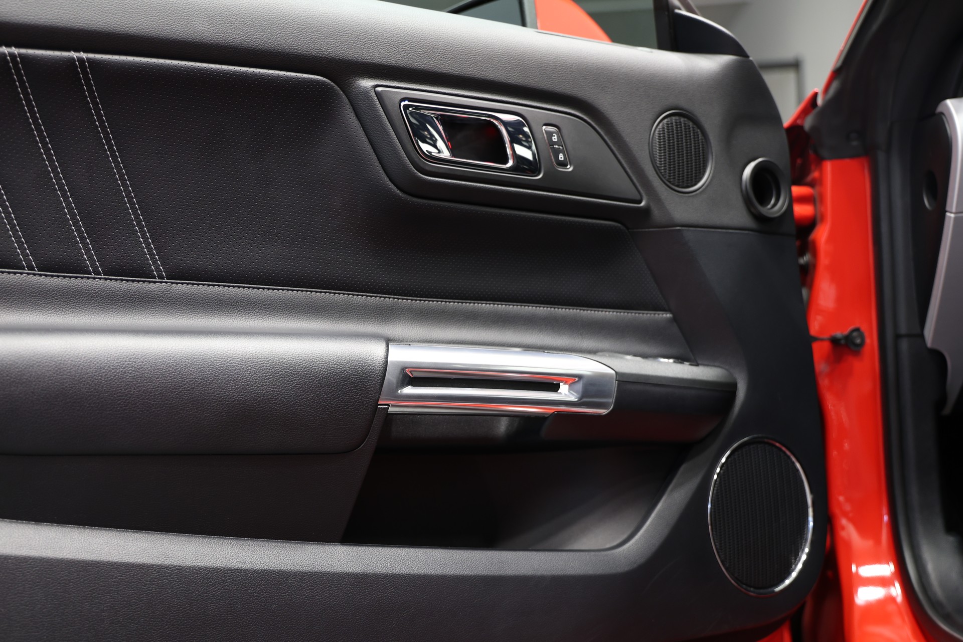 FORD Mustang Fastback 5.0 V8 GT Automat-image-21