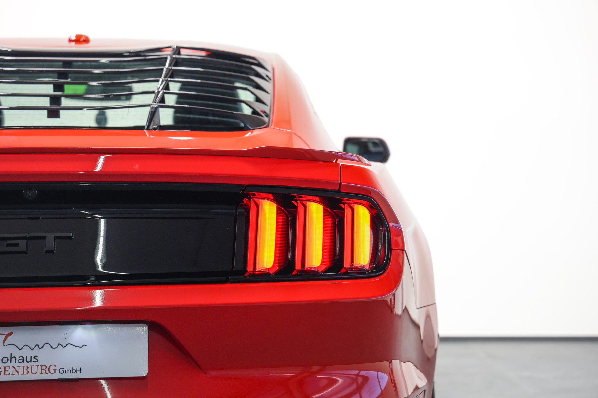 FORD Mustang Fastback 5.0 V8 GT Automat-image-16