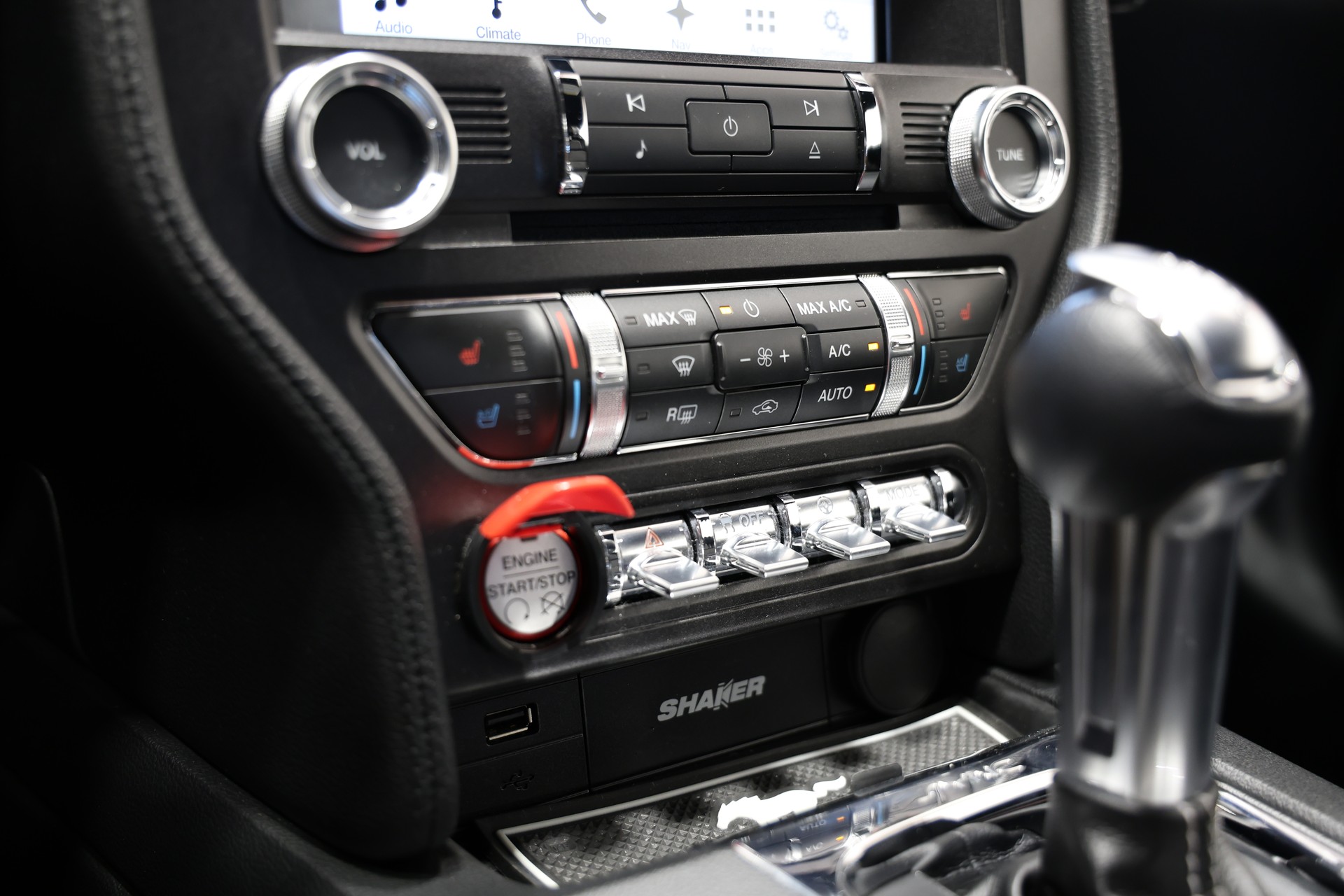 FORD Mustang Fastback 5.0 V8 GT Automat-image-27