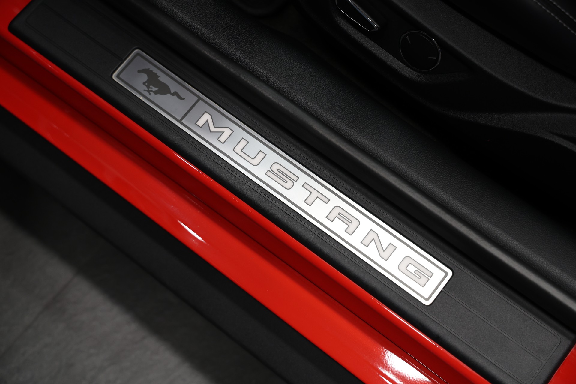FORD Mustang Fastback 5.0 V8 GT Automat-image-17