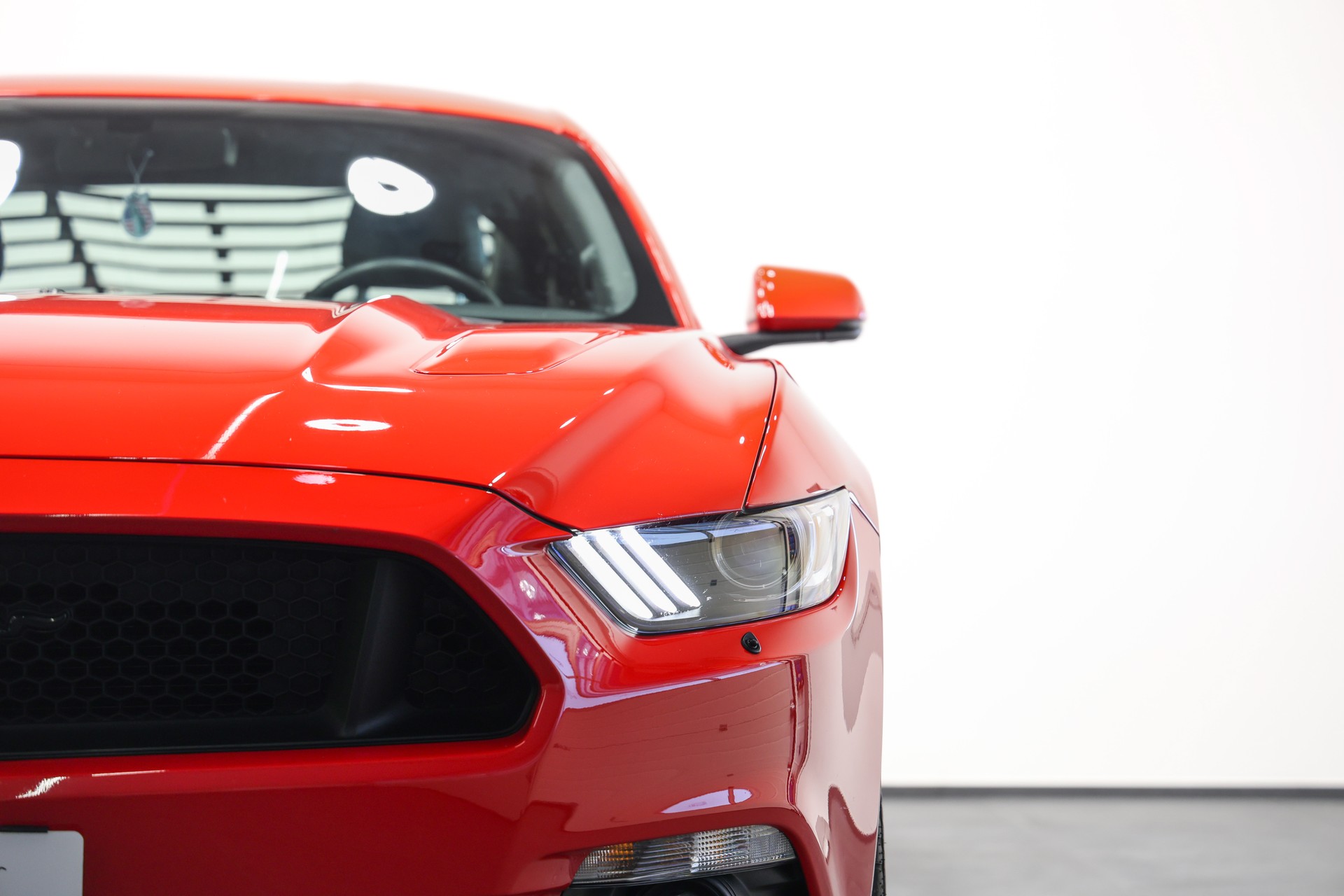 FORD Mustang Fastback 5.0 V8 GT Automat-image-6