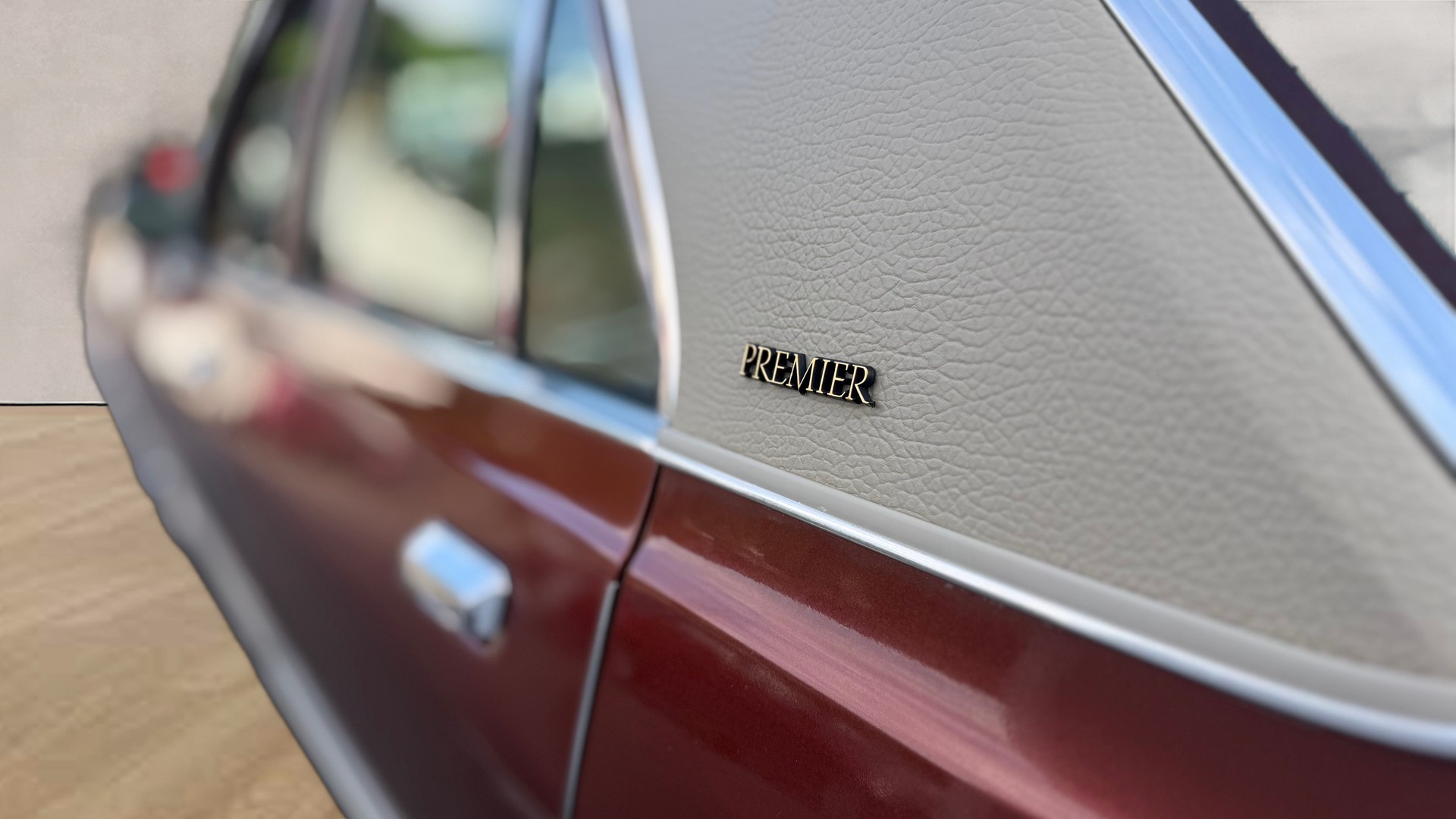 PLYMOUTH Volare-image-9