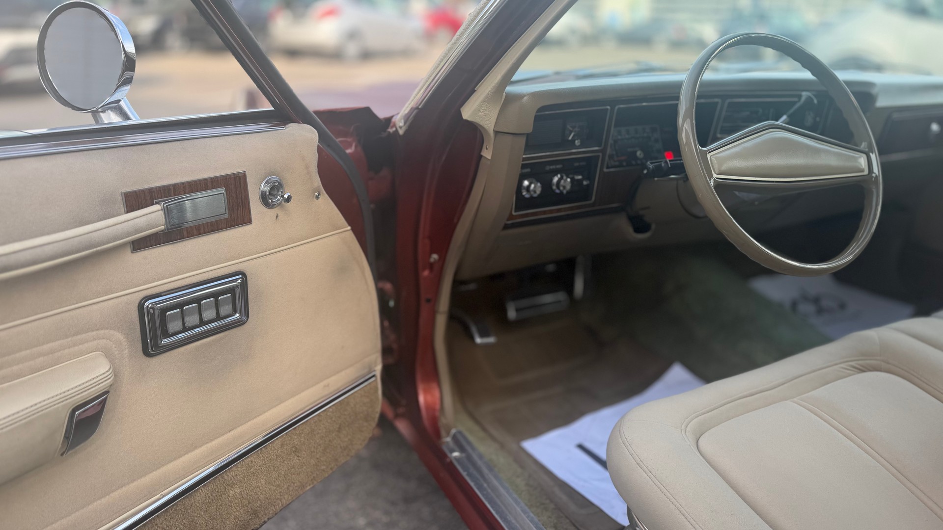 PLYMOUTH Volare-image-16