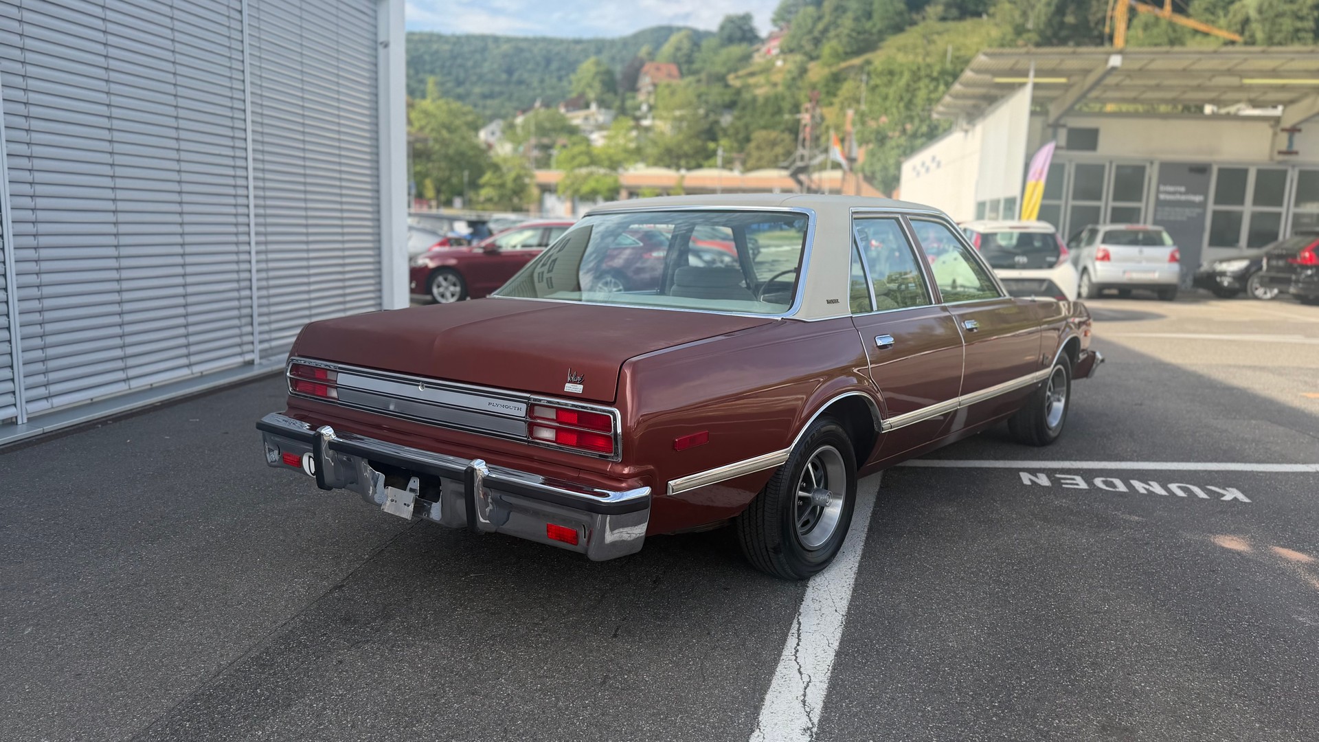 PLYMOUTH Volare-image-4