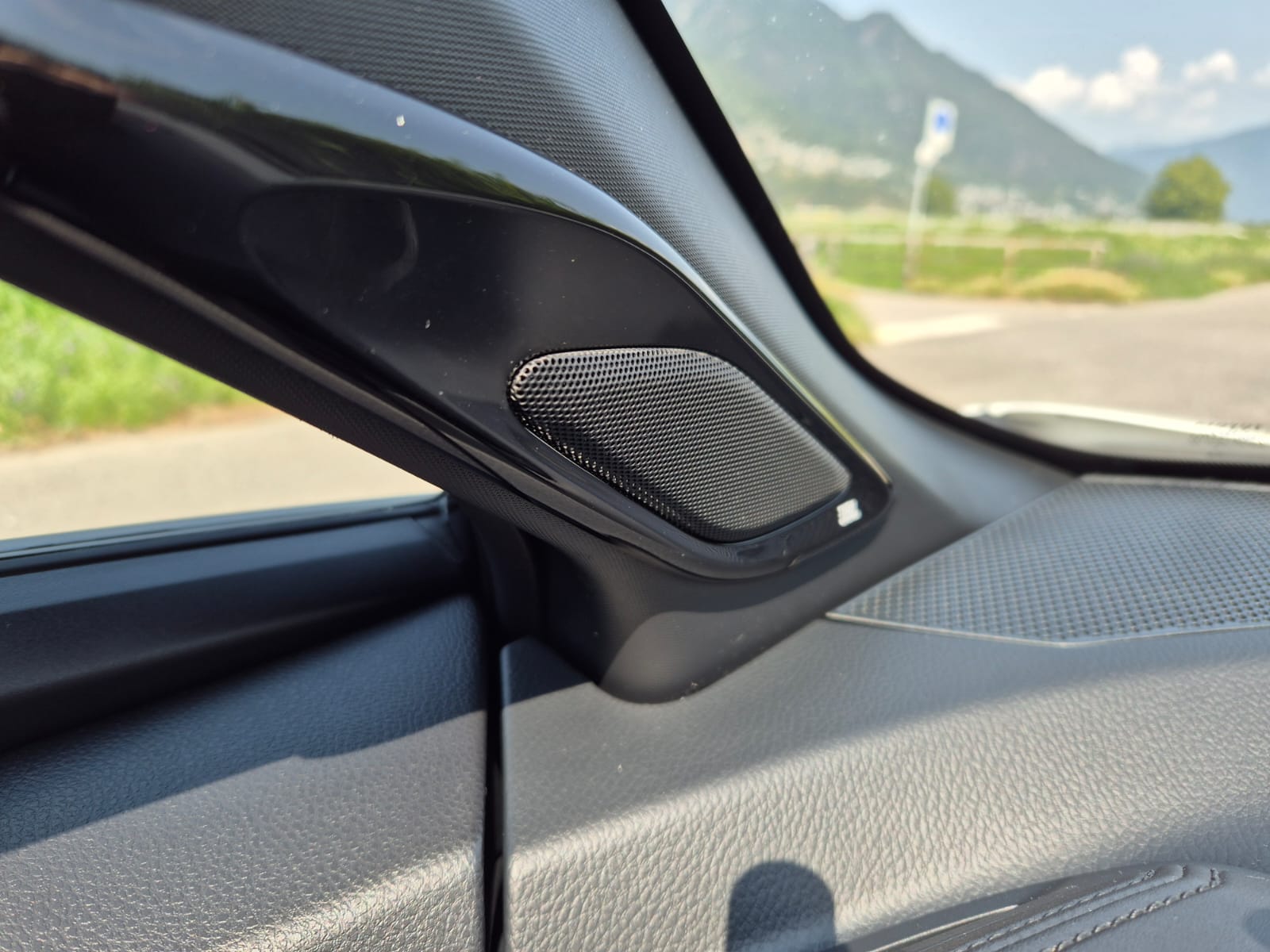 TOYOTA 2.0 VVTi HSD Move-image-16