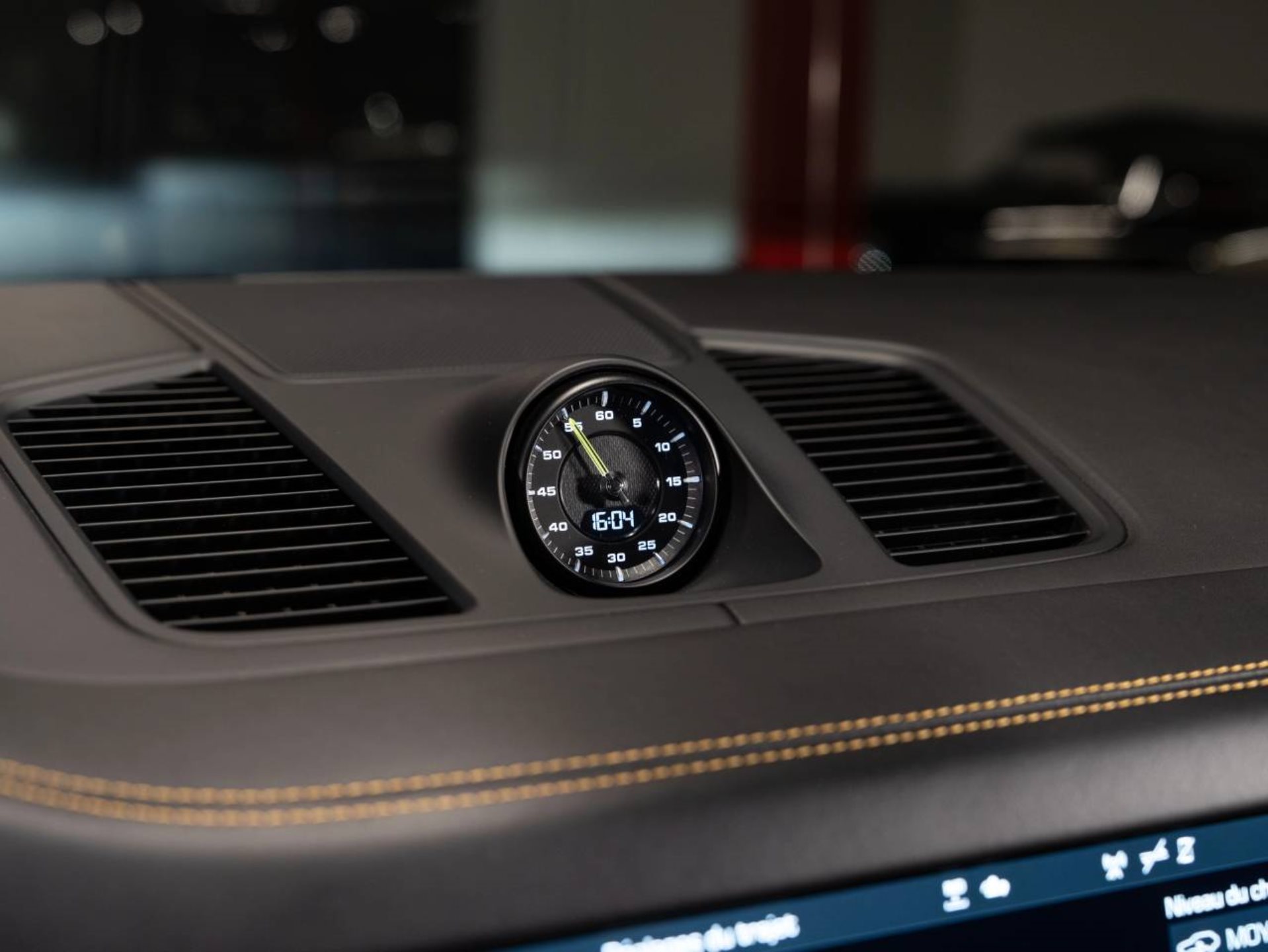 PORSCHE Cayenne Turbo S E-Hybrid-image-9
