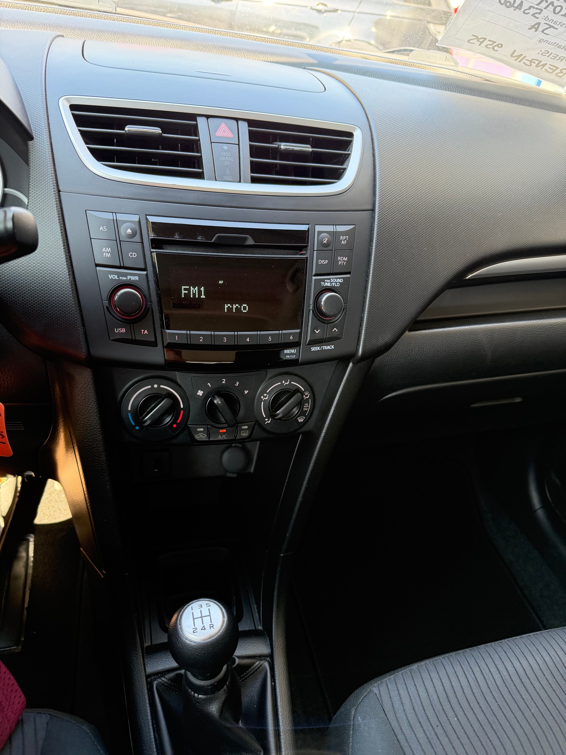 SUZUKI Swift 1.2i 16V GL 4x4-image-9