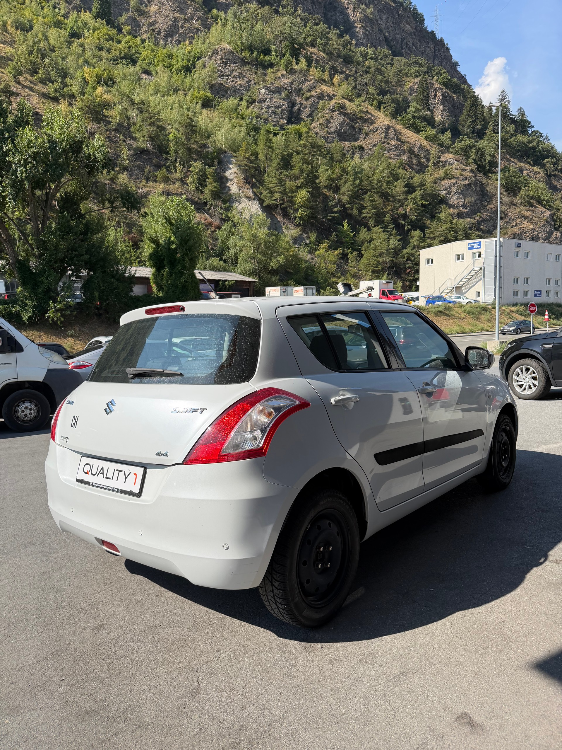 SUZUKI Swift 1.2i 16V GL 4x4-image-3