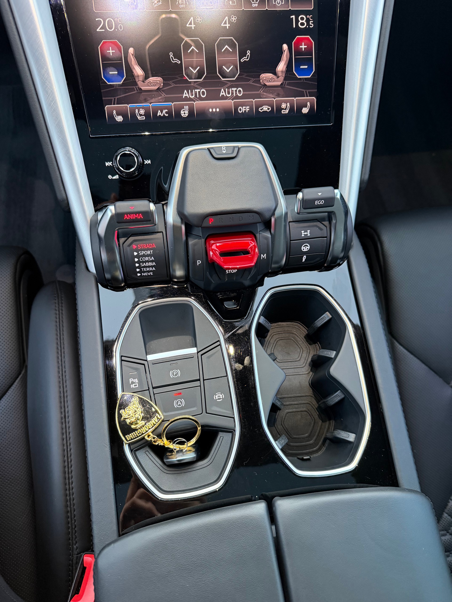 LAMBORGHINI Urus E-Gear-image-16