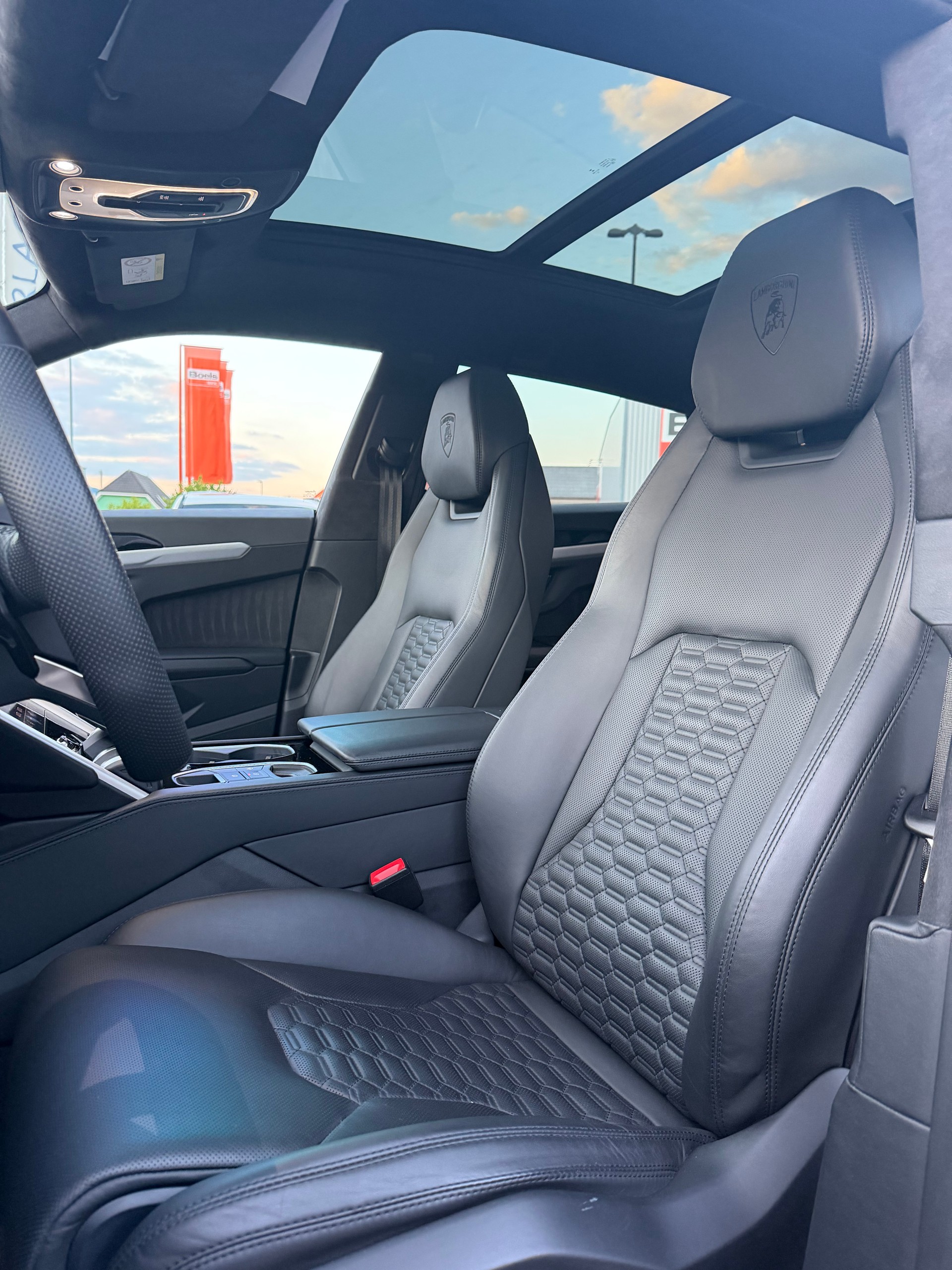 LAMBORGHINI Urus E-Gear-image-10