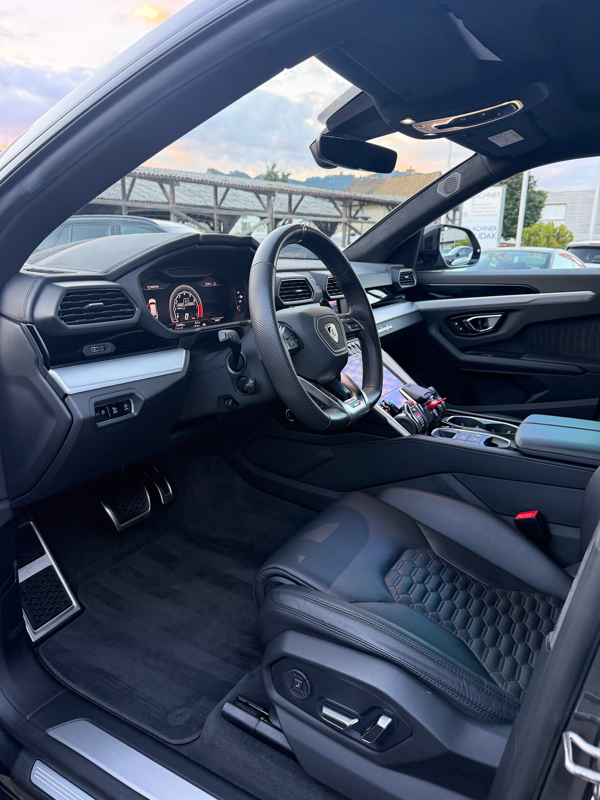 LAMBORGHINI Urus E-Gear-image-8