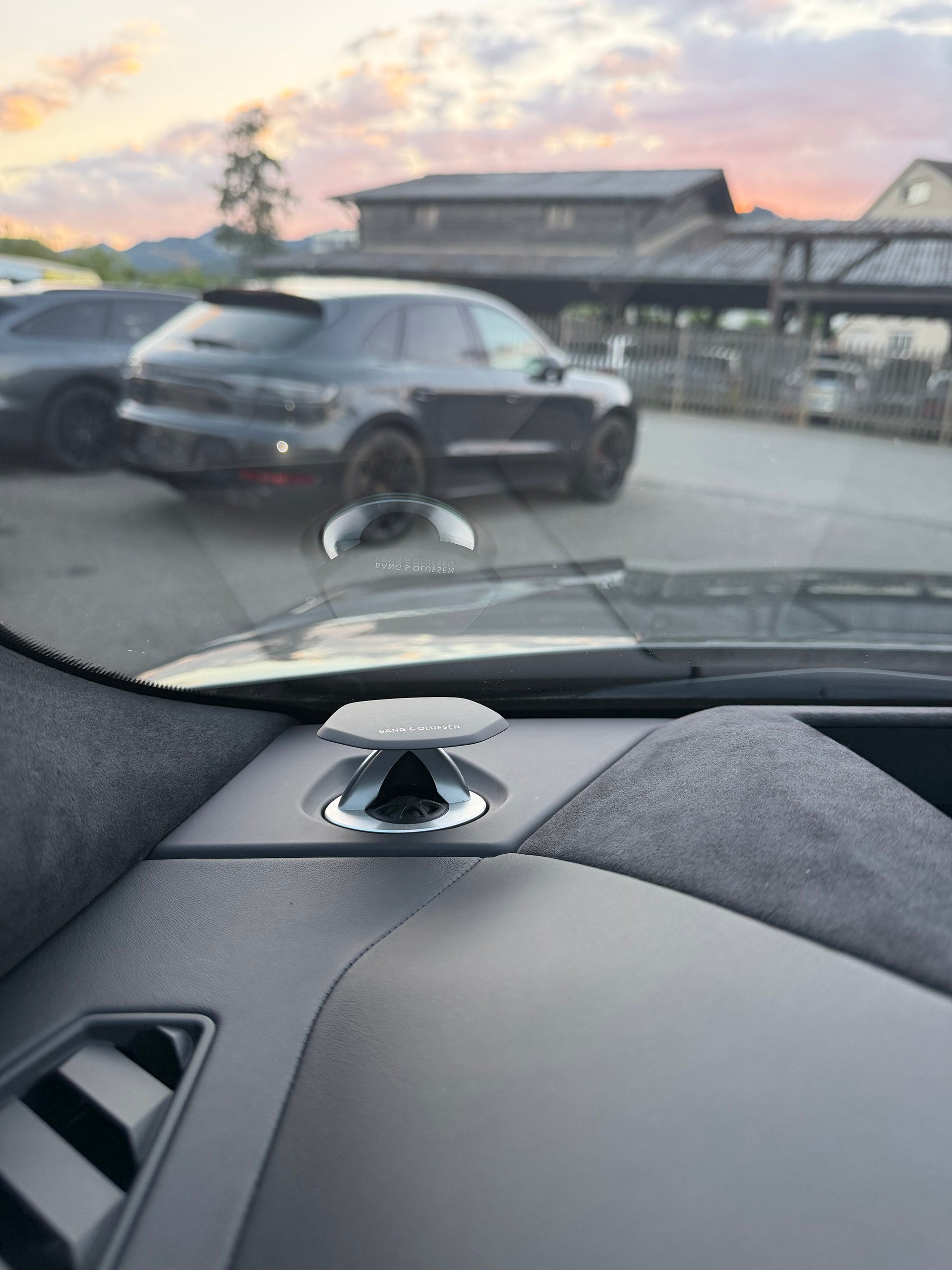 LAMBORGHINI Urus E-Gear-image-15