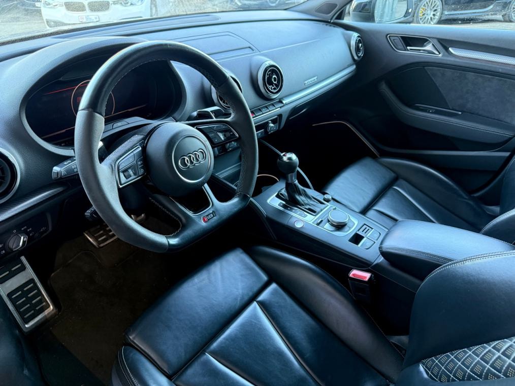 AUDI RS3 Sportback 2.5 TSi quattro-showroom-element-3