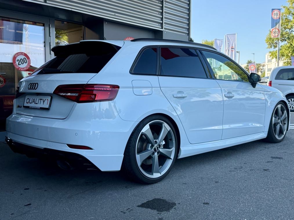 AUDI RS3 Sportback 2.5 TSi quattro-showroom-element-2