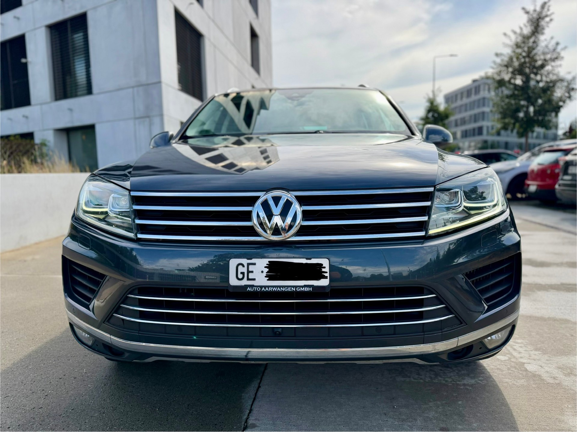 VW Touareg 3.0 TDI BlueMotion Technology Tiptronic-image-2