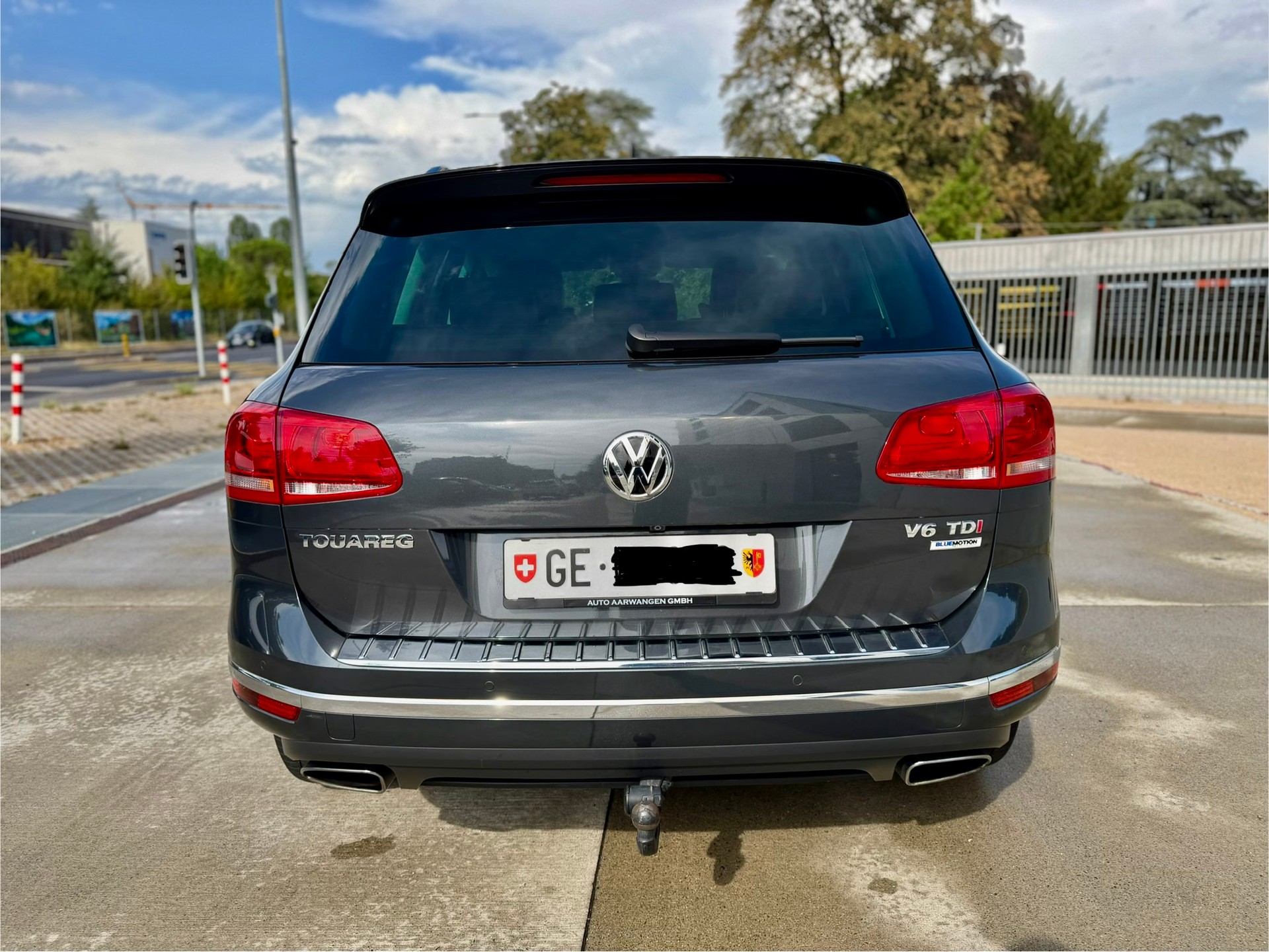 VW Touareg 3.0 TDI BlueMotion Technology Tiptronic-image-5