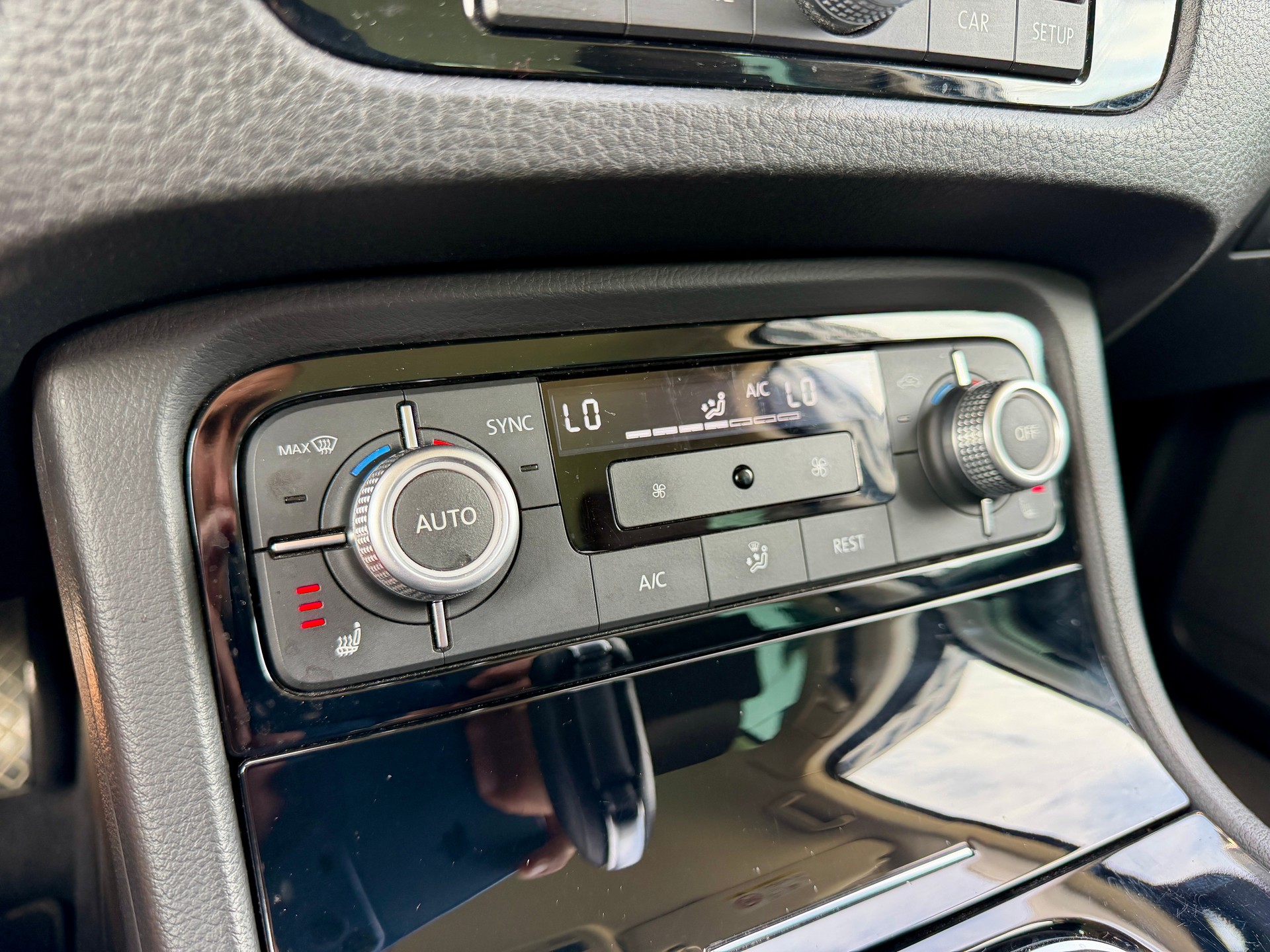 VW Touareg 3.0 TDI BlueMotion Technology Tiptronic-image-12