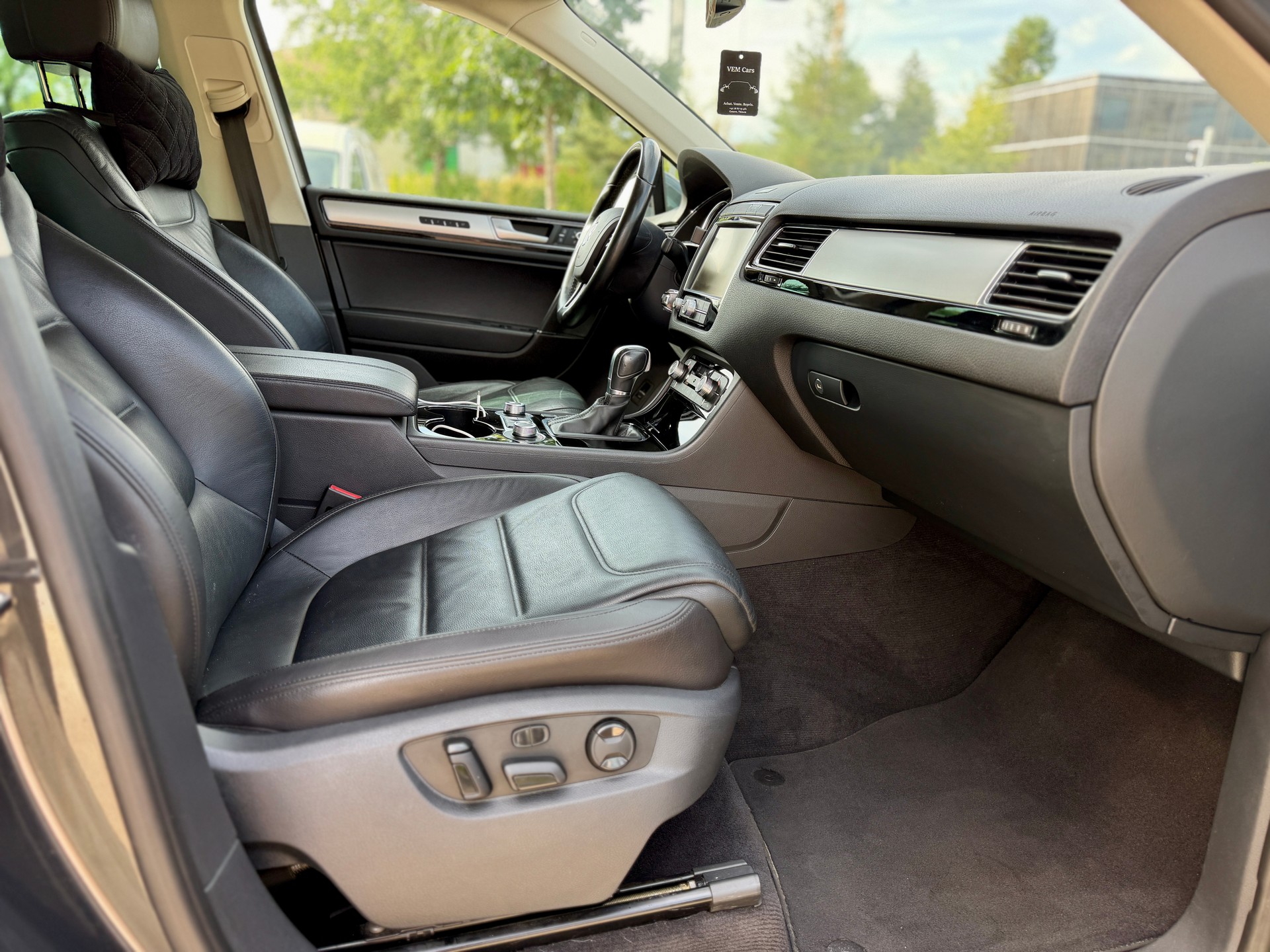 VW Touareg 3.0 TDI BlueMotion Technology Tiptronic-image-8