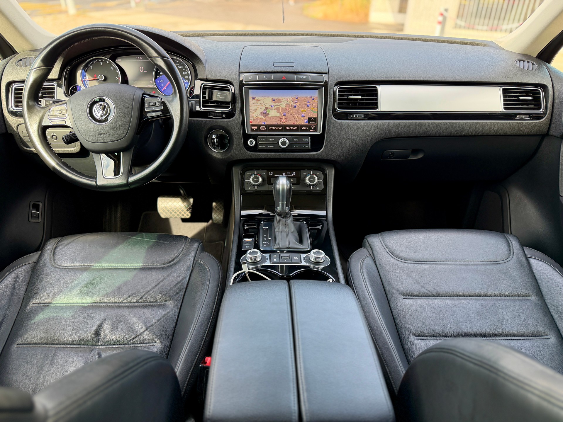 VW Touareg 3.0 TDI BlueMotion Technology Tiptronic-image-6