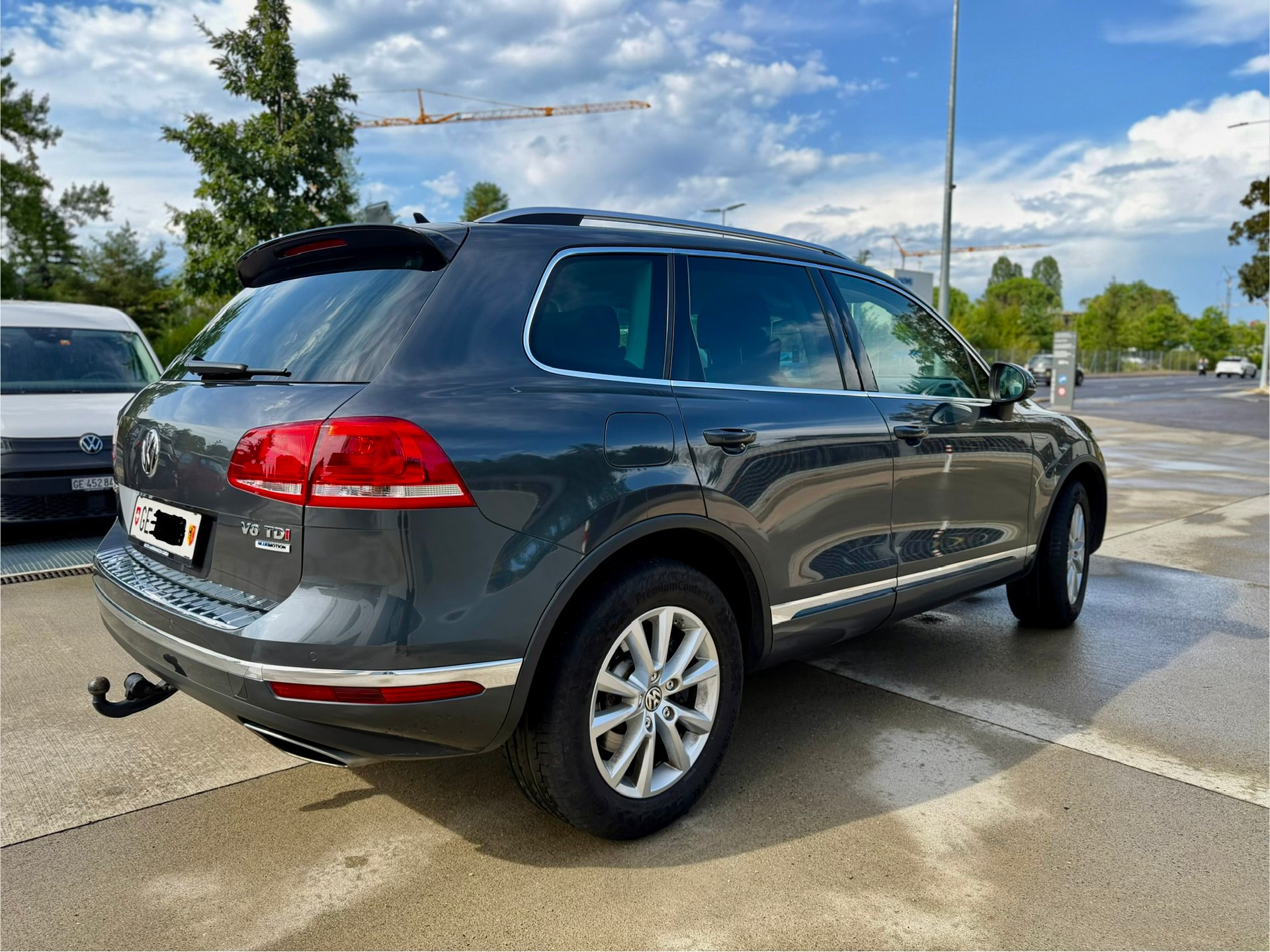 VW Touareg 3.0 TDI BlueMotion Technology Tiptronic-image-3