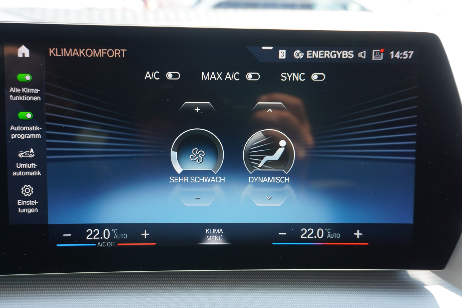 BMW 225e xDrive Active Tourer-image-22