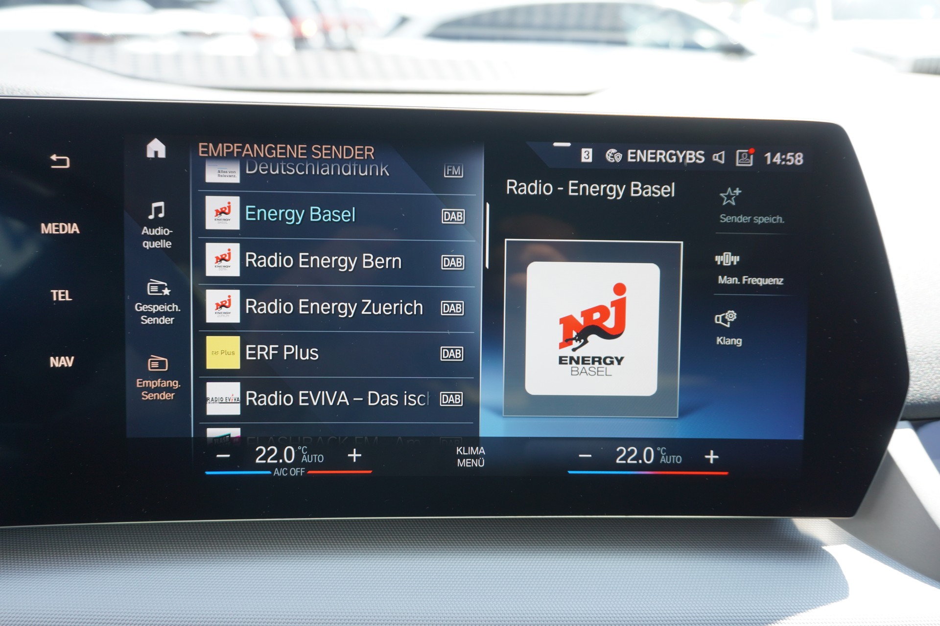 BMW 225e xDrive Active Tourer-image-25