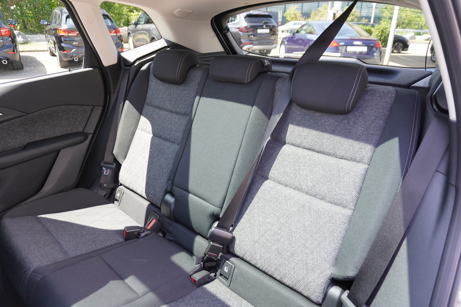 BMW 225e xDrive Active Tourer-image-18