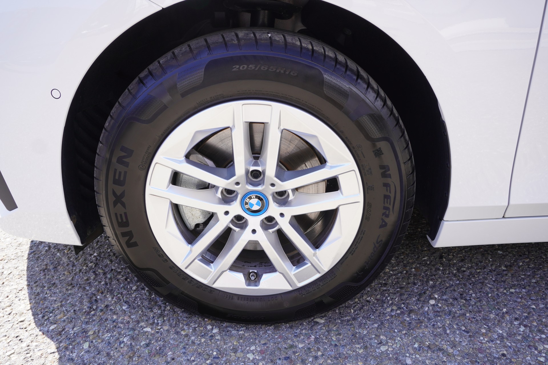 BMW 225e xDrive Active Tourer-image-9