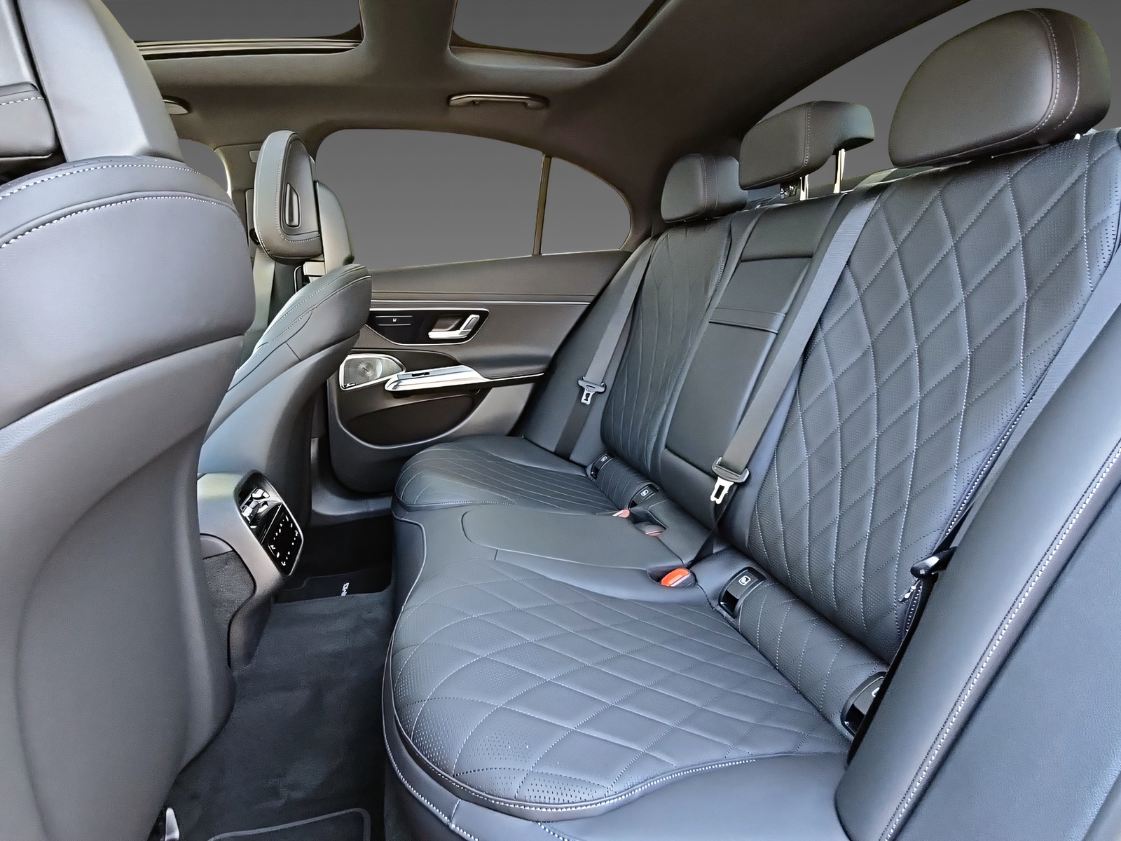 MERCEDES-BENZ E 450 d 4Matic-image-10