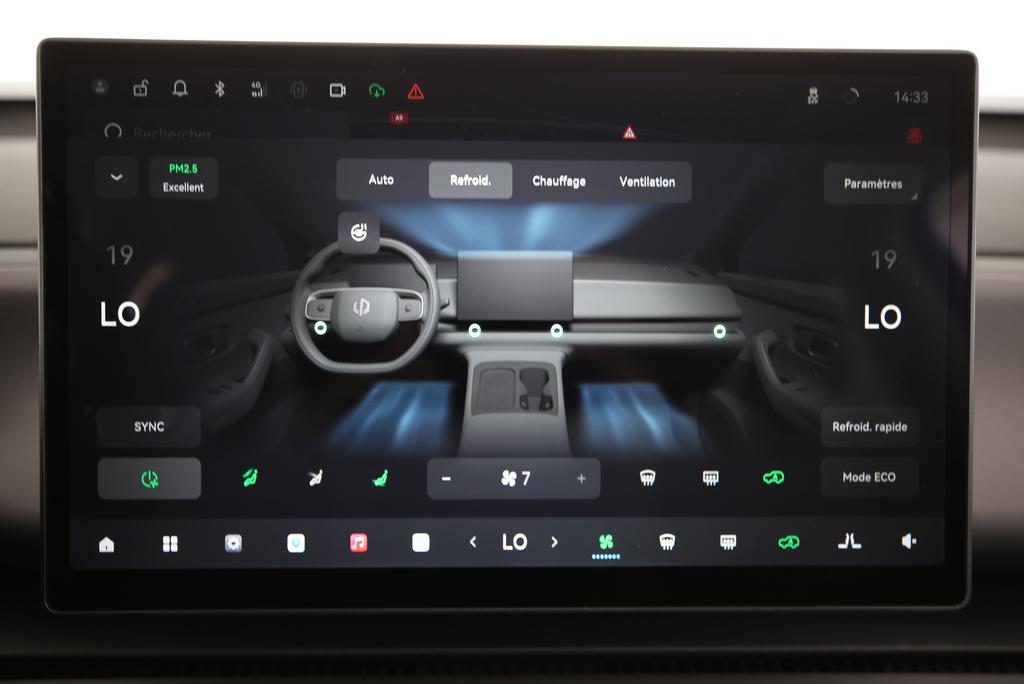 LEAPMOTOR C10 1.5 REEV Design-image-7
