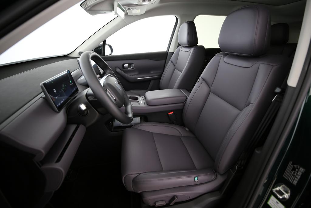 LEAPMOTOR C10 1.5 REEV Design-showroom-element-3